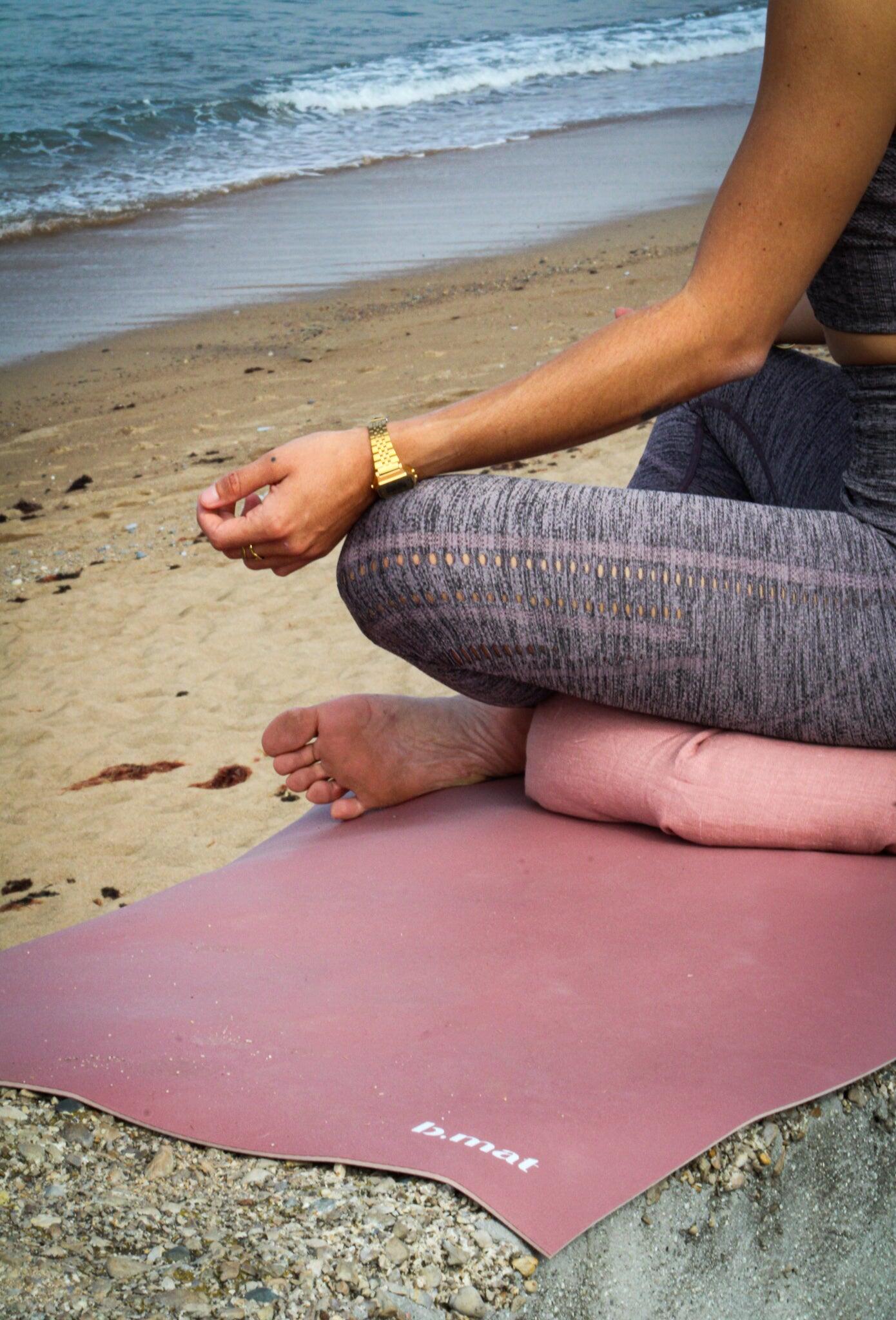BHalfmoon BMat Traveller Yoga Mat 2mm - Cacao | Decathlon