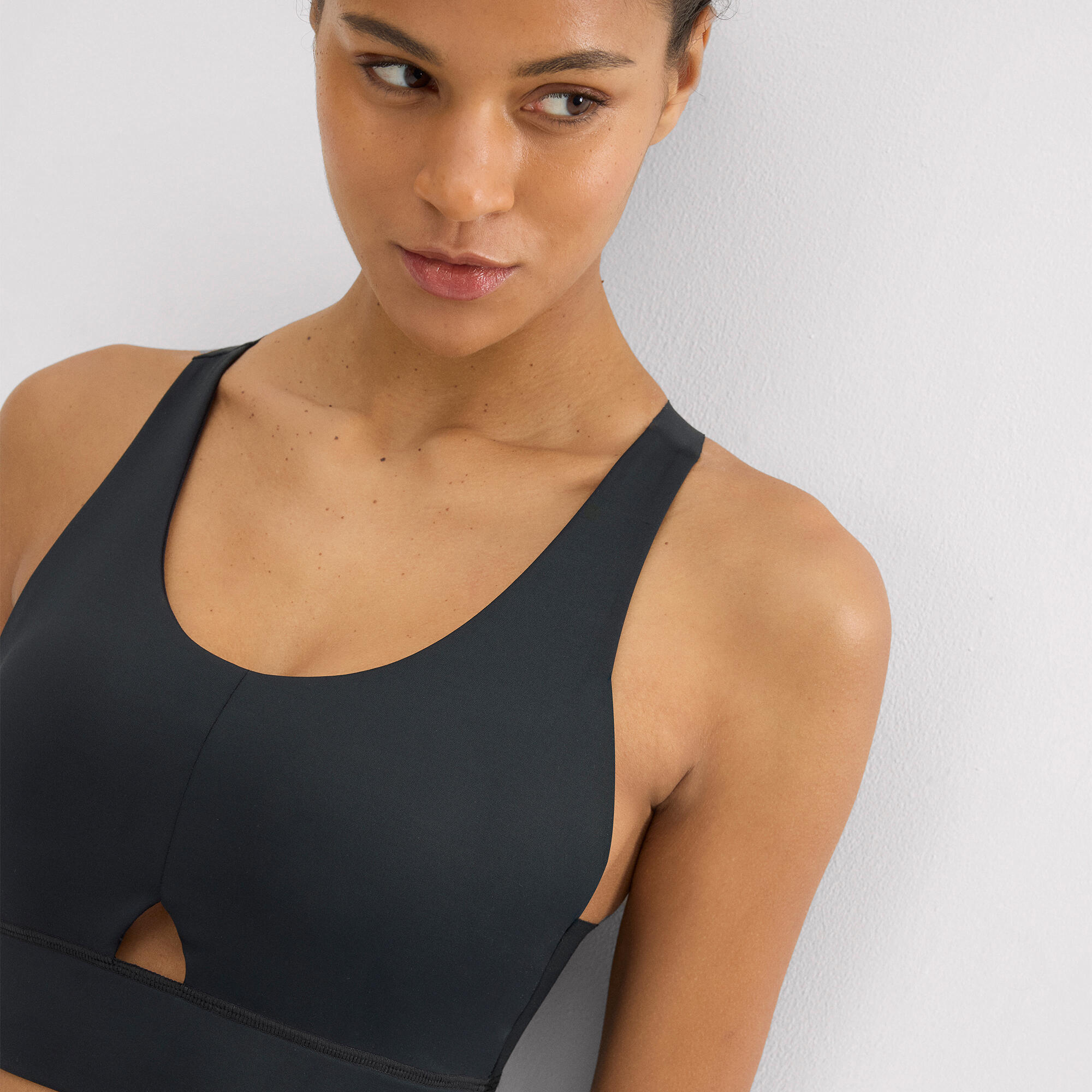 Soutien-gorge de sport compressif détail ouverture maintien moyen noir 3/7
