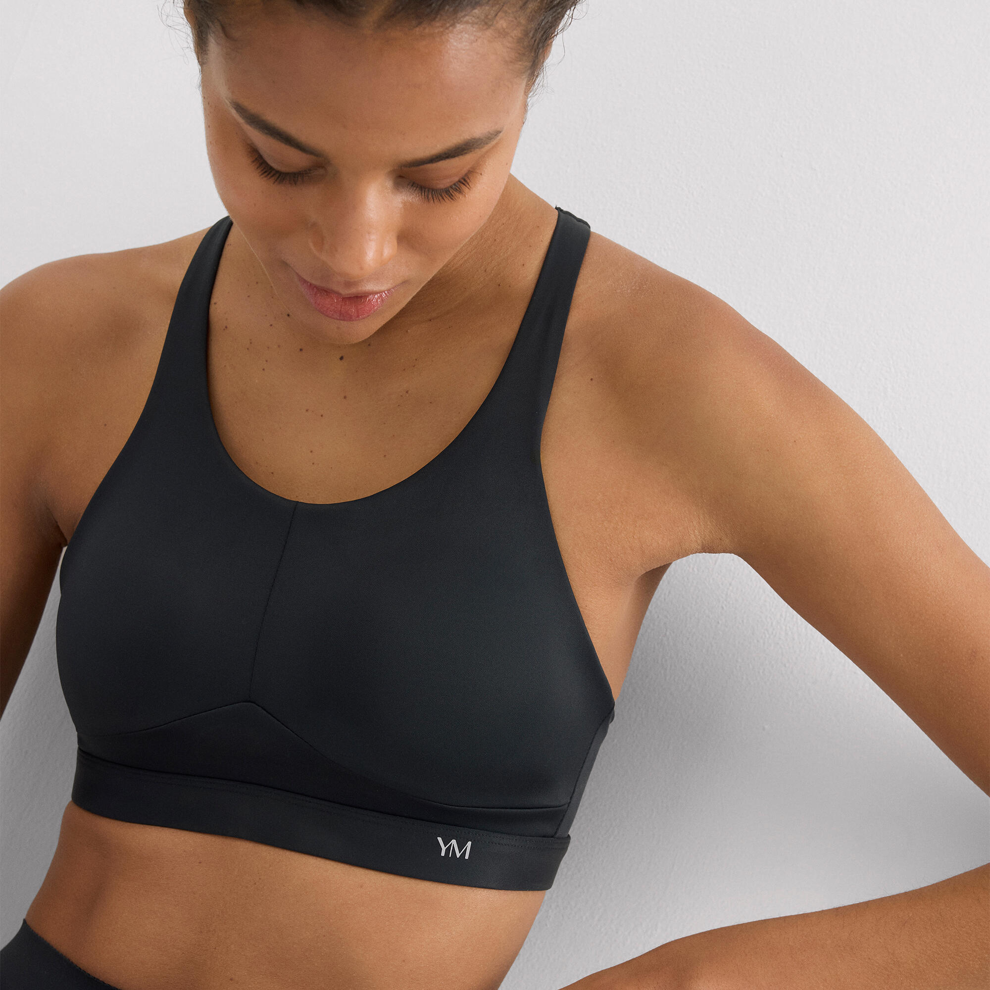 Soutien-gorge de sport compressif à fort impact avec bretelles réglables en noir 4/7