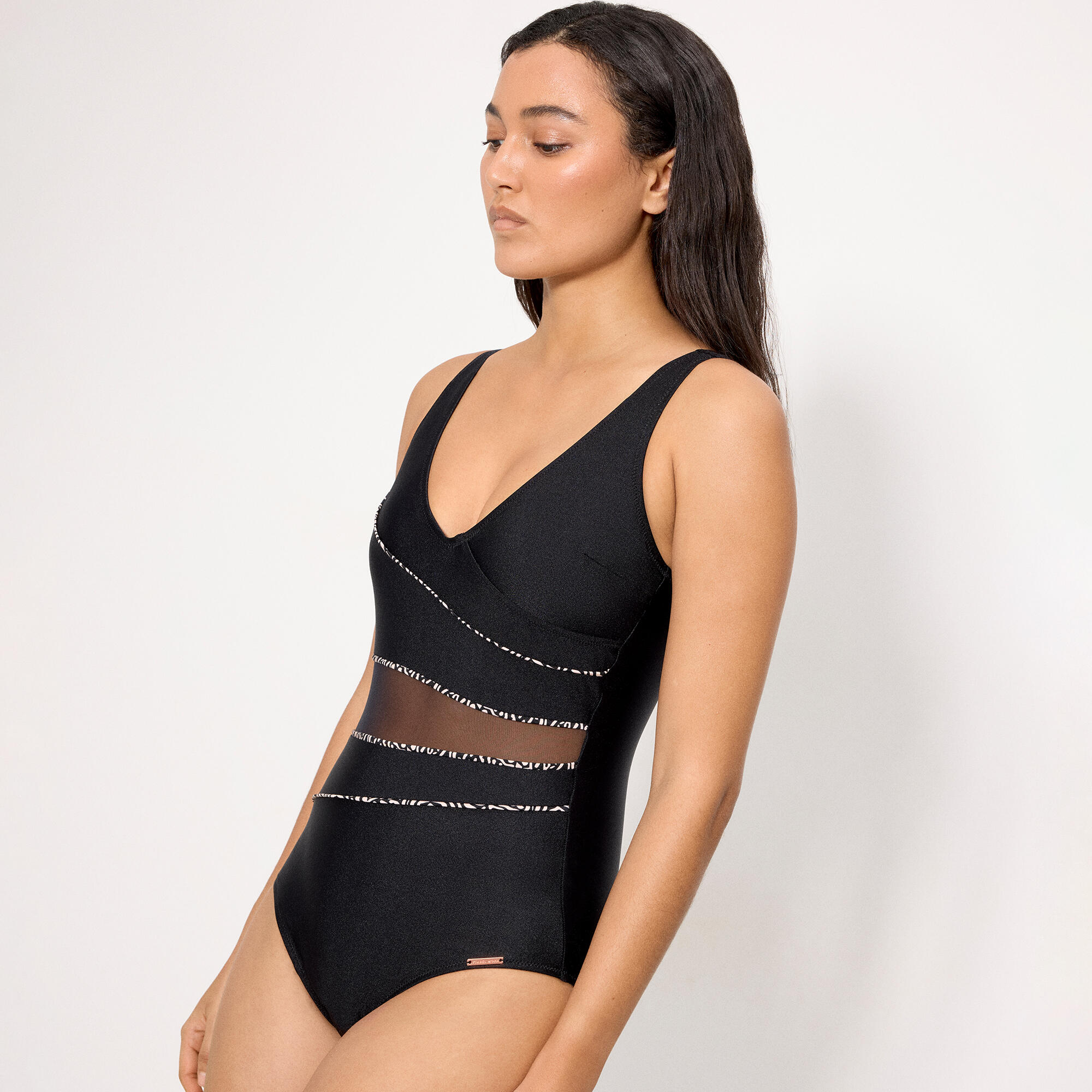 Maillot de bain gainant noir en tulle transparent et paillettes noires, bonnet B 3/5