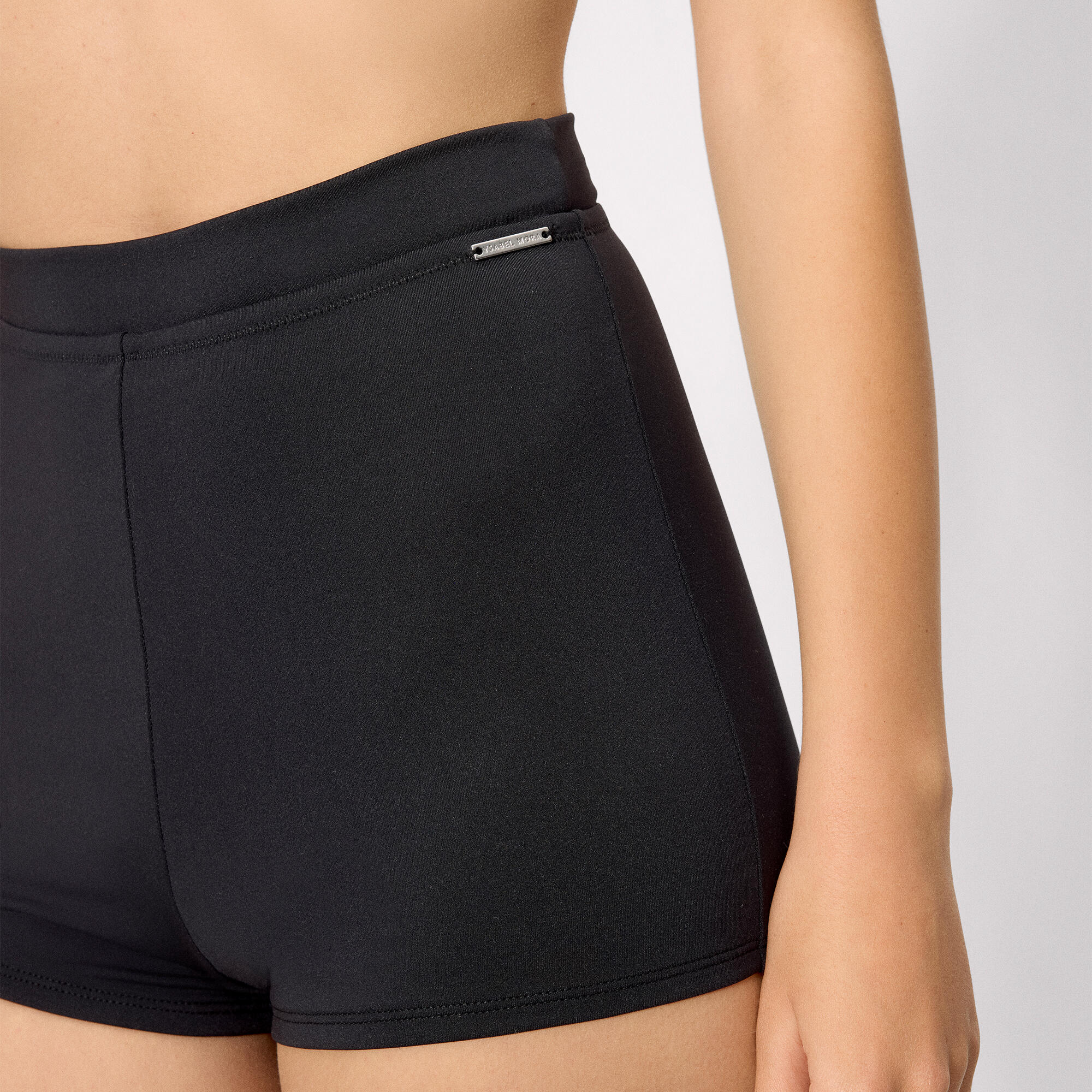 Culotte bikini básico negro 4/4