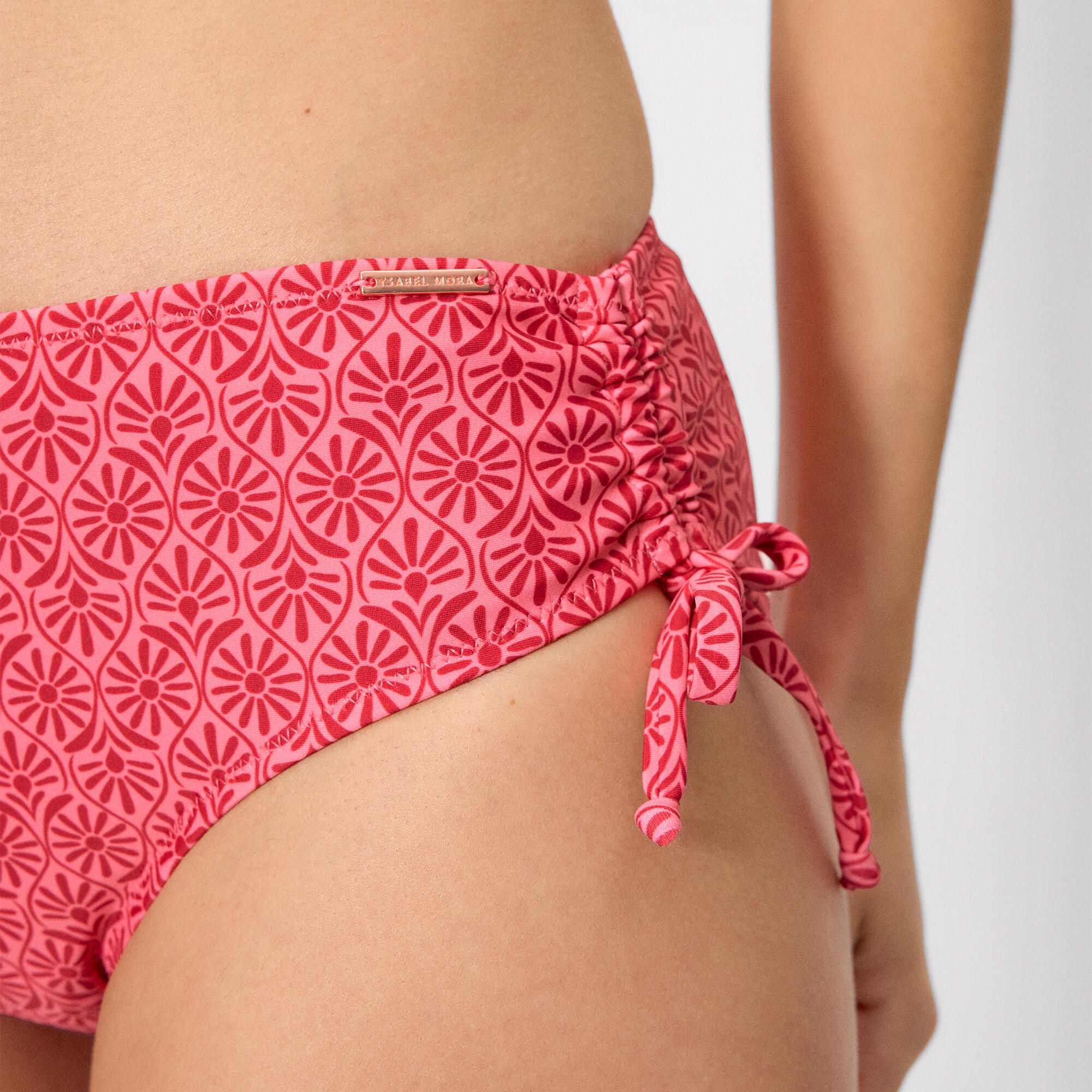 Culotte de bikini gainante mi-longue à fleurs roses et rouges 4/4