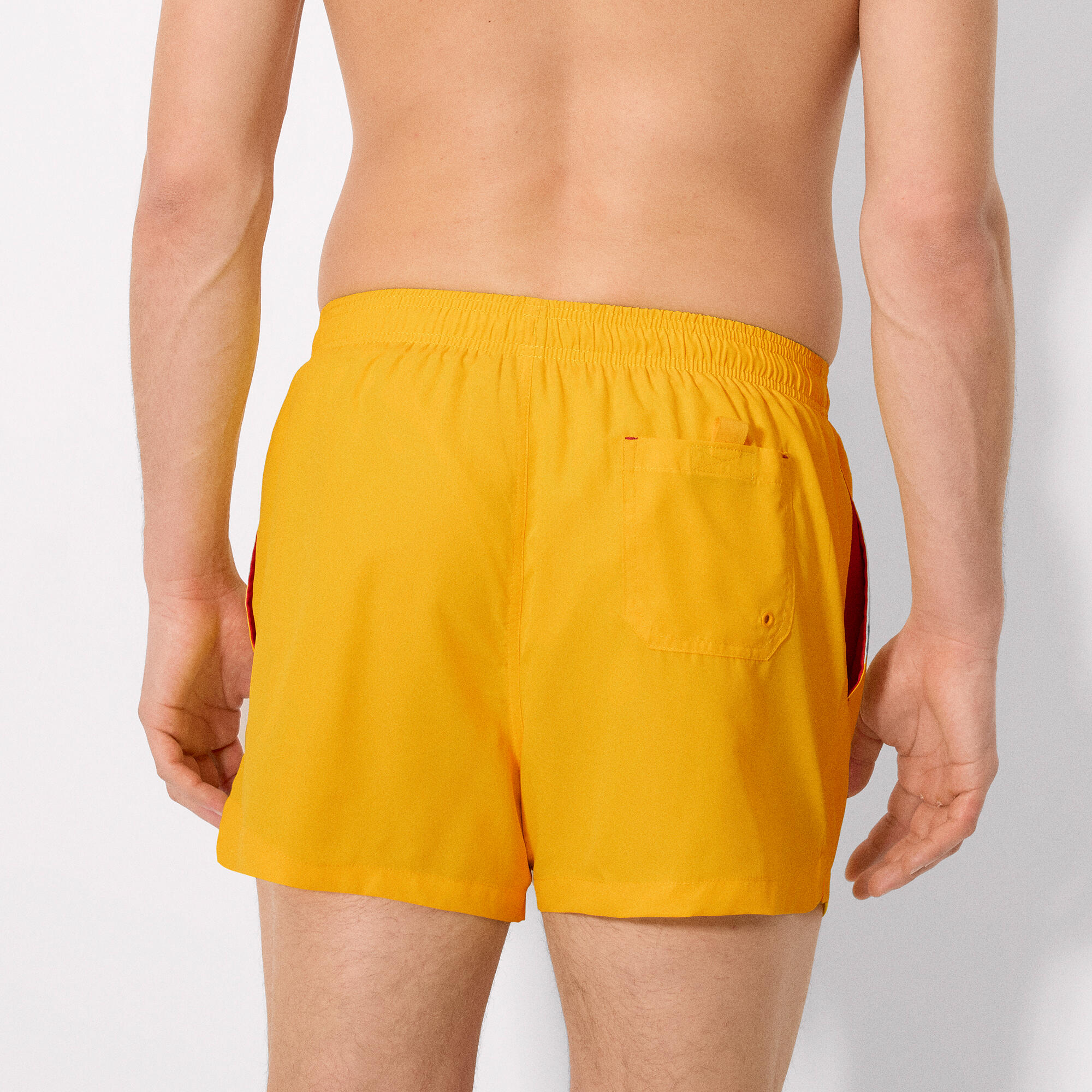 Bañador corto básico amarillo Sockarrats 2/5