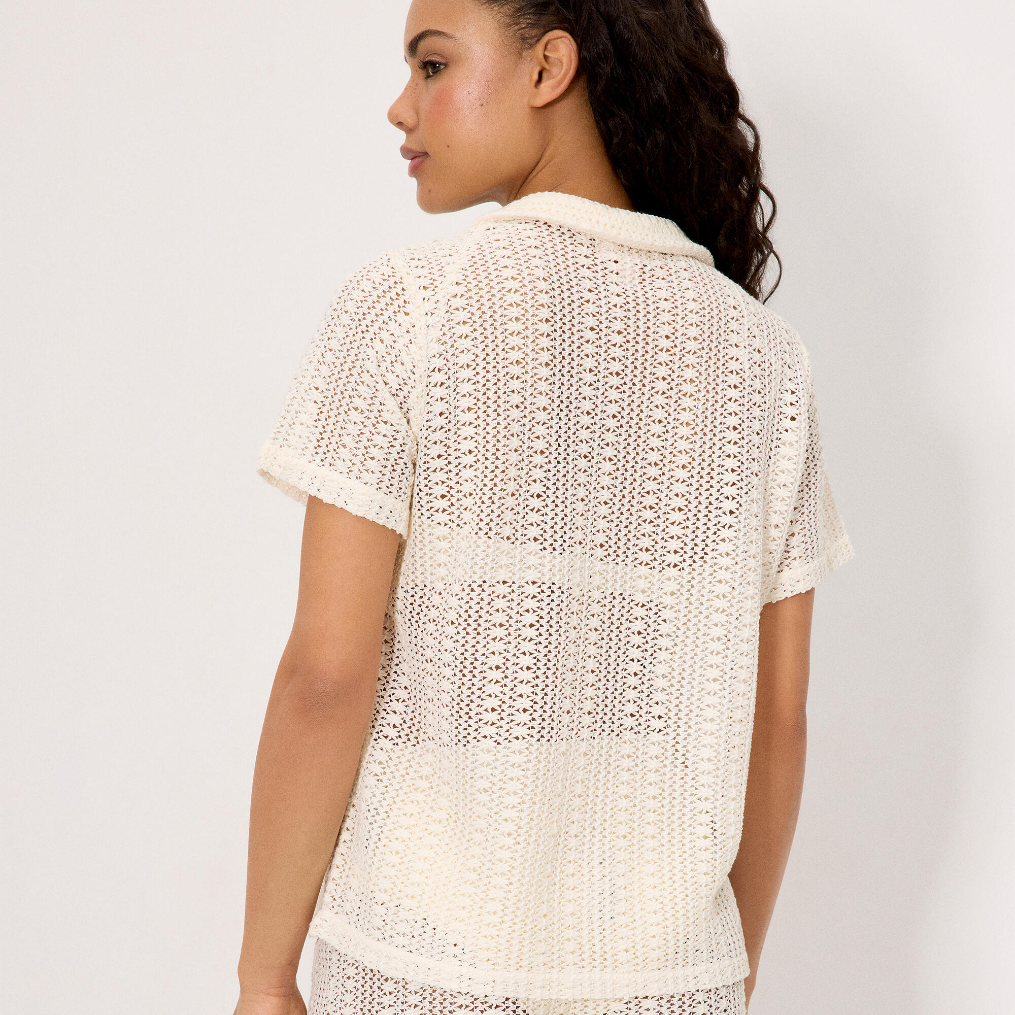 chemise beige ajourée à manches courtes 2/3