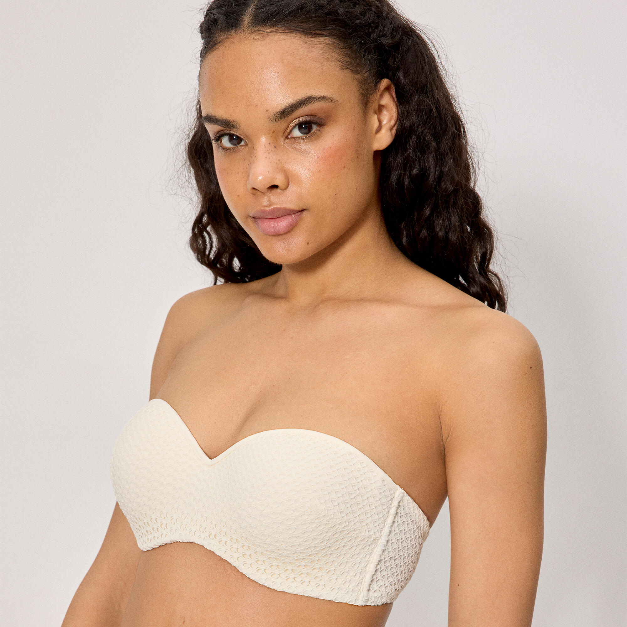 Haut de bikini bandeau ajouré ivoire, bonnet C 3/4