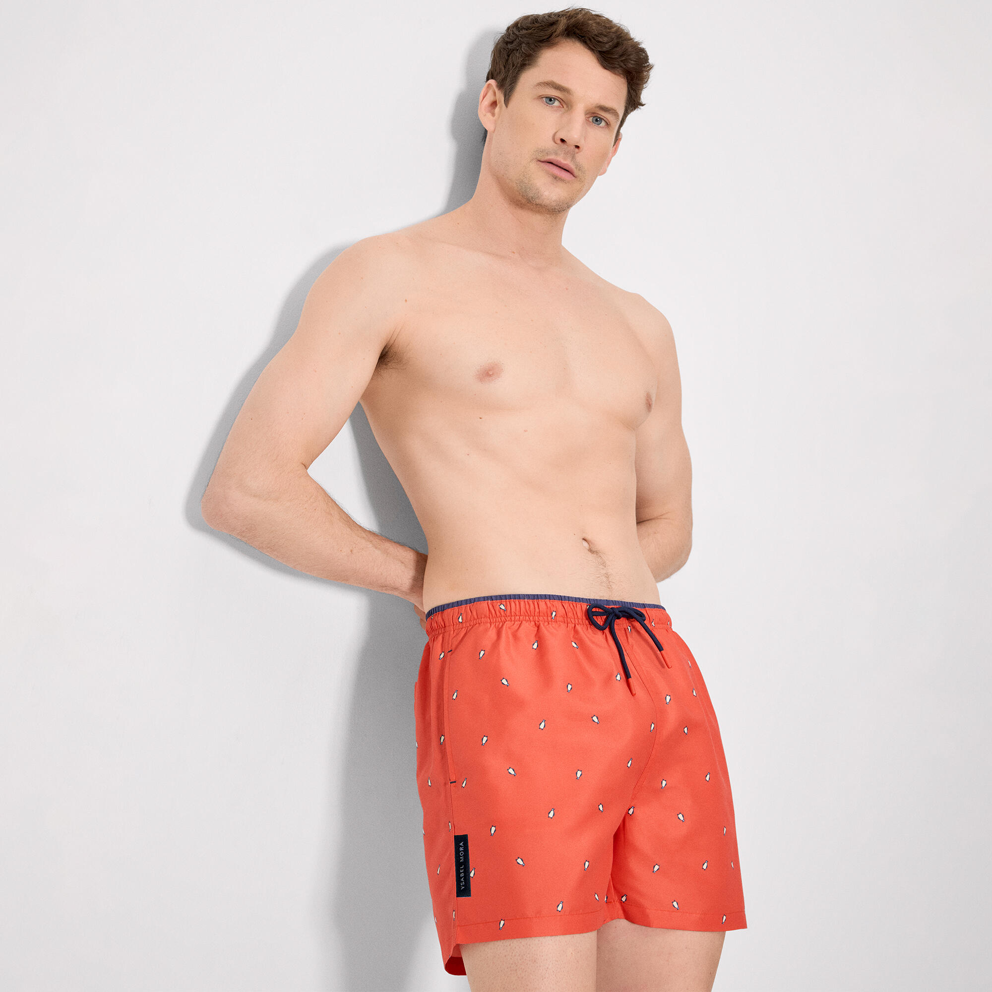 Bañador medio estampado pingüinos naranja 4/4