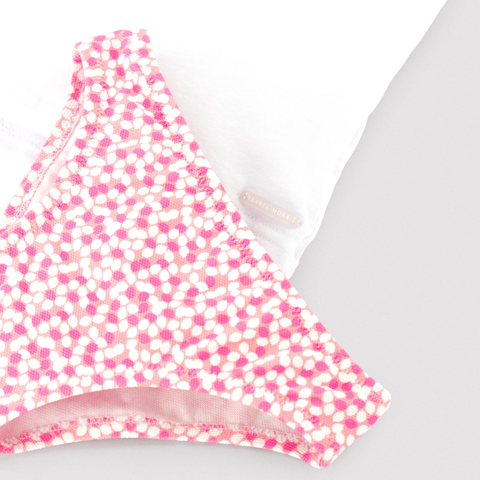 Ensemble bébé avec t-shirt à imprimé cœur et culotte à motifs 3/3