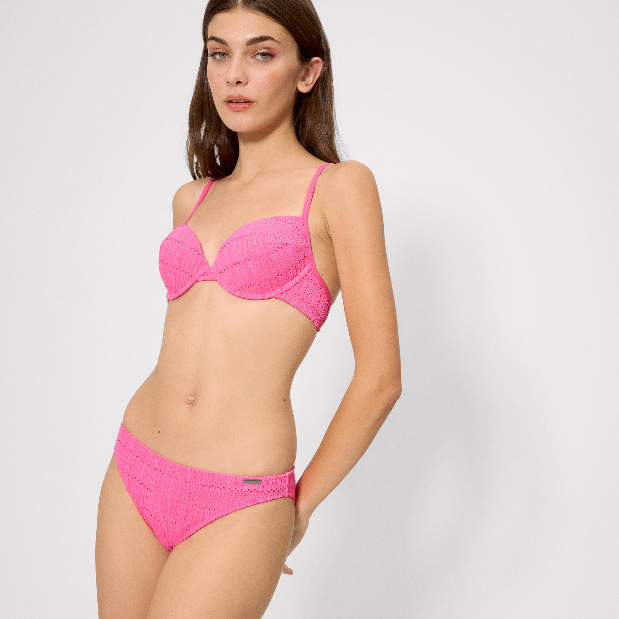 Bas de bikini rose texturé 3/4