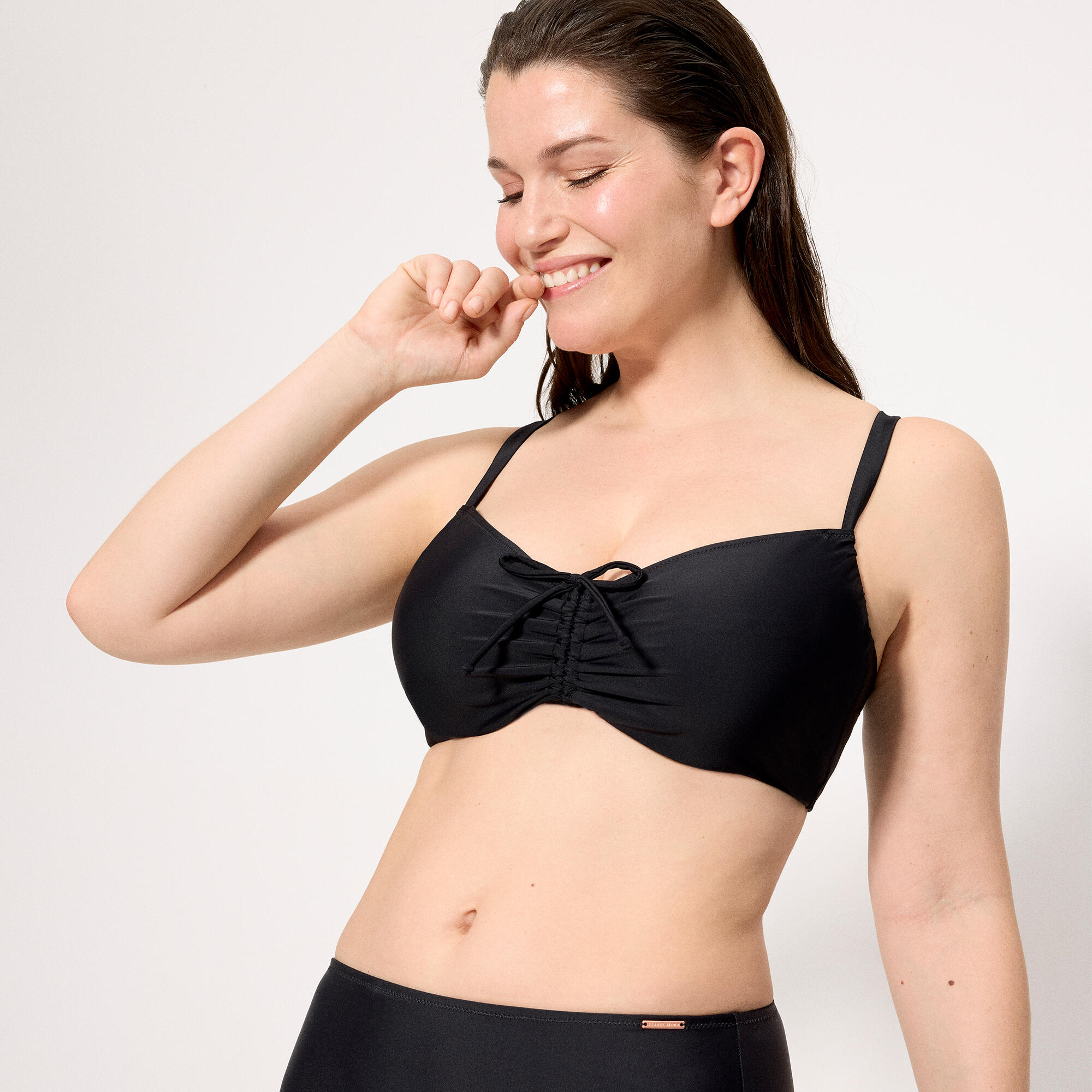 Haut de bikini noir amincissant, bonnets D et E 3/4