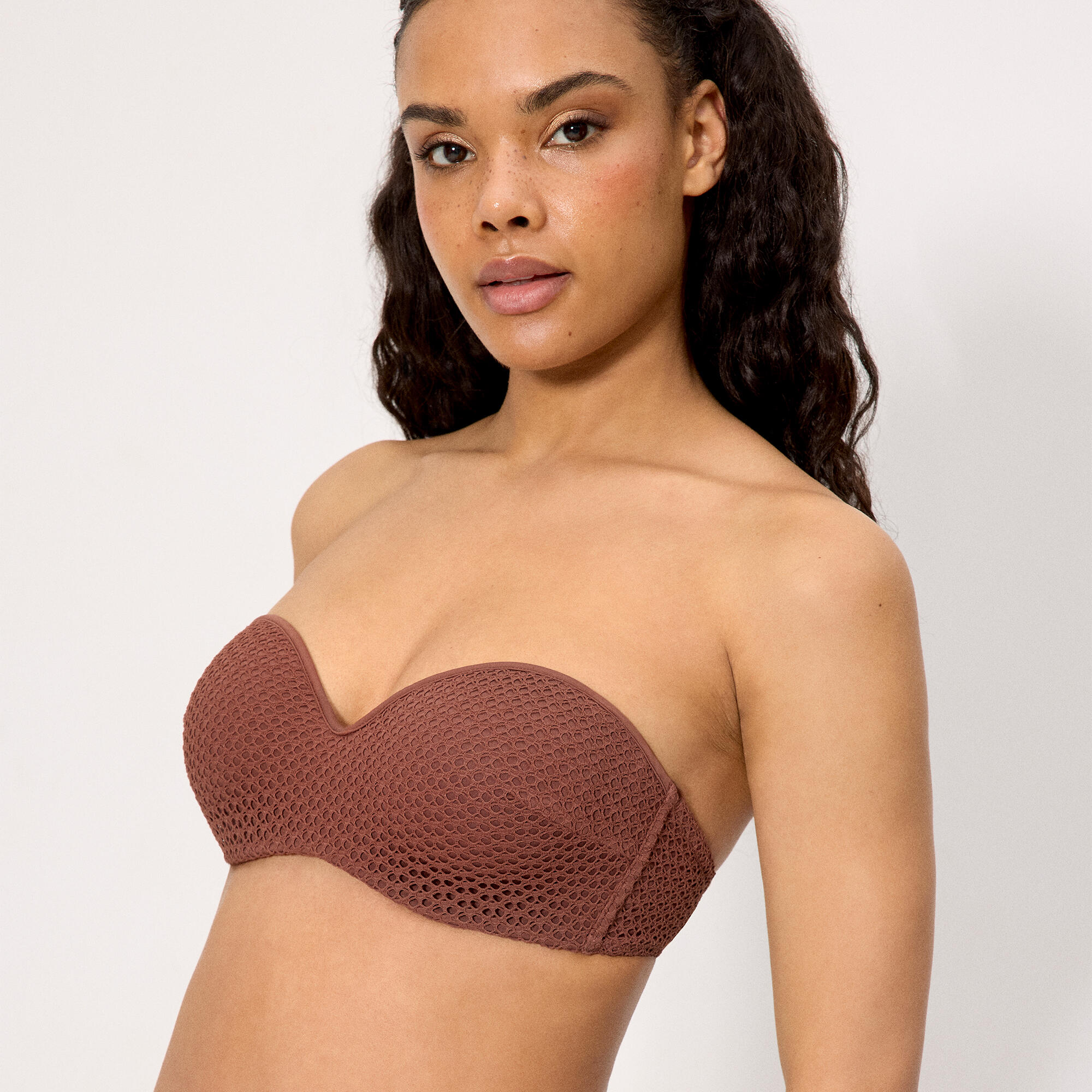 Haut de bikini bandeau marron ajouré, bonnet C 3/4