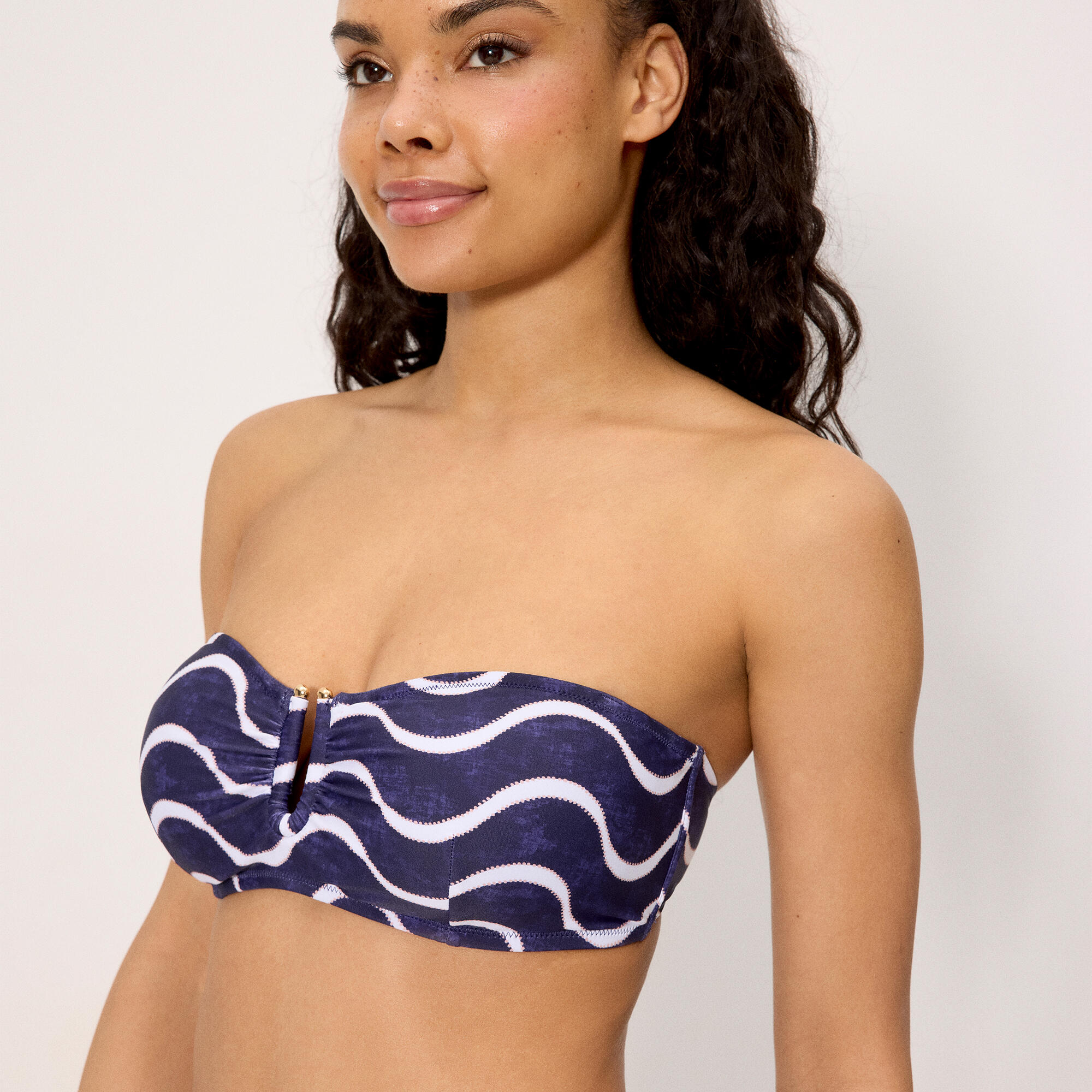 Top bikini bandeau estampado ondas marino copa C 3/4