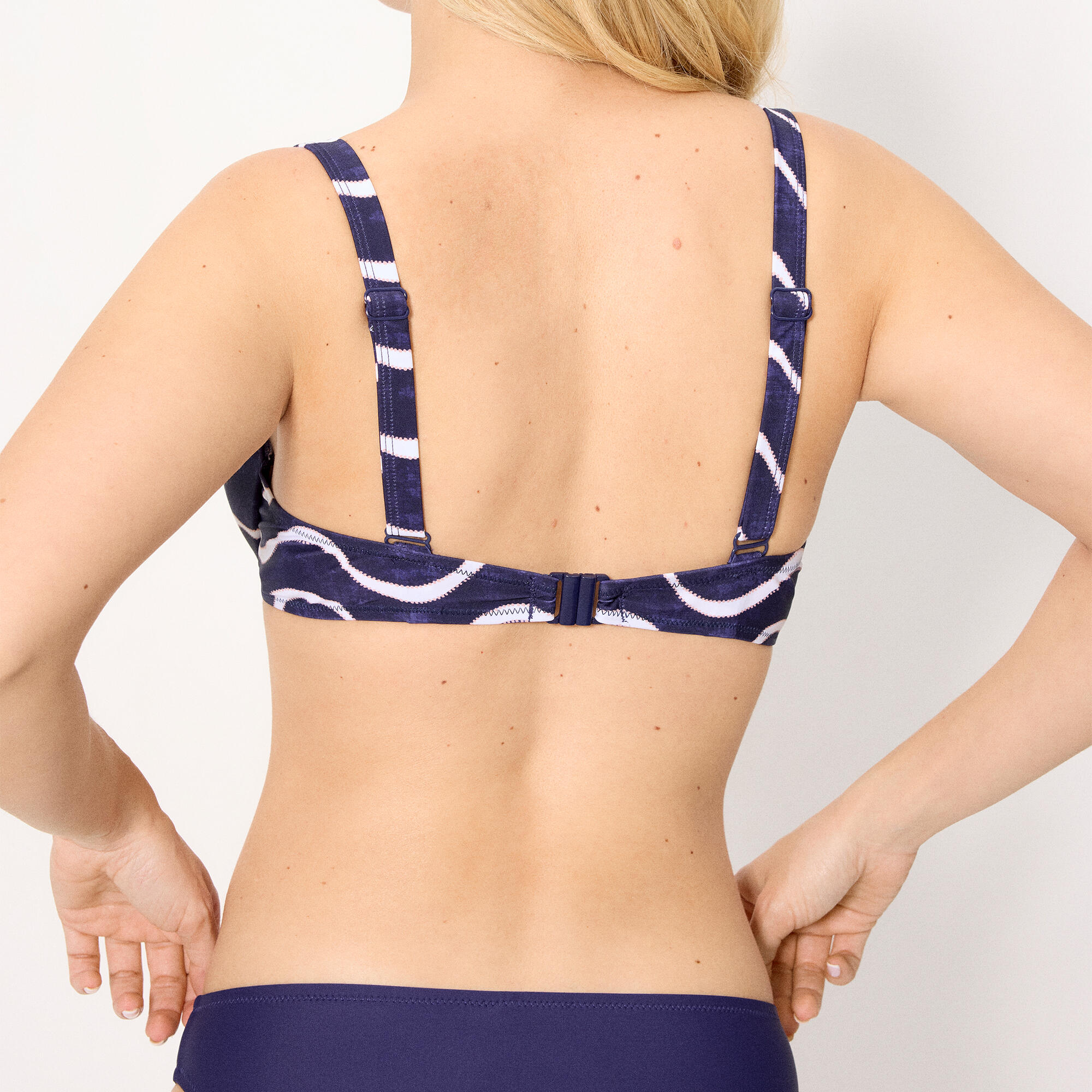 Haut de bikini imprimé vagues marine, bonnet B 3/4