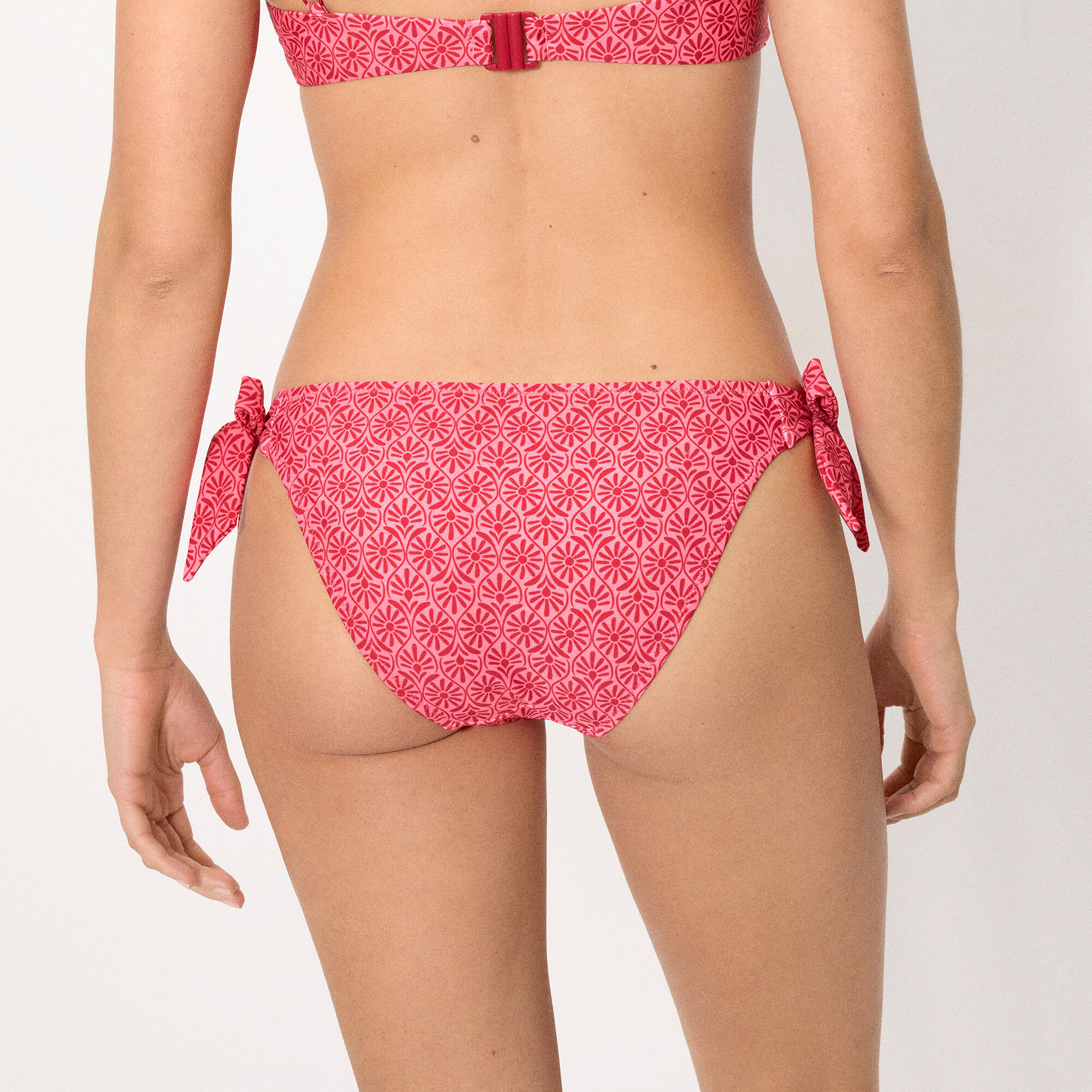Braga bikini anudada flores rosa y rojo 2/4