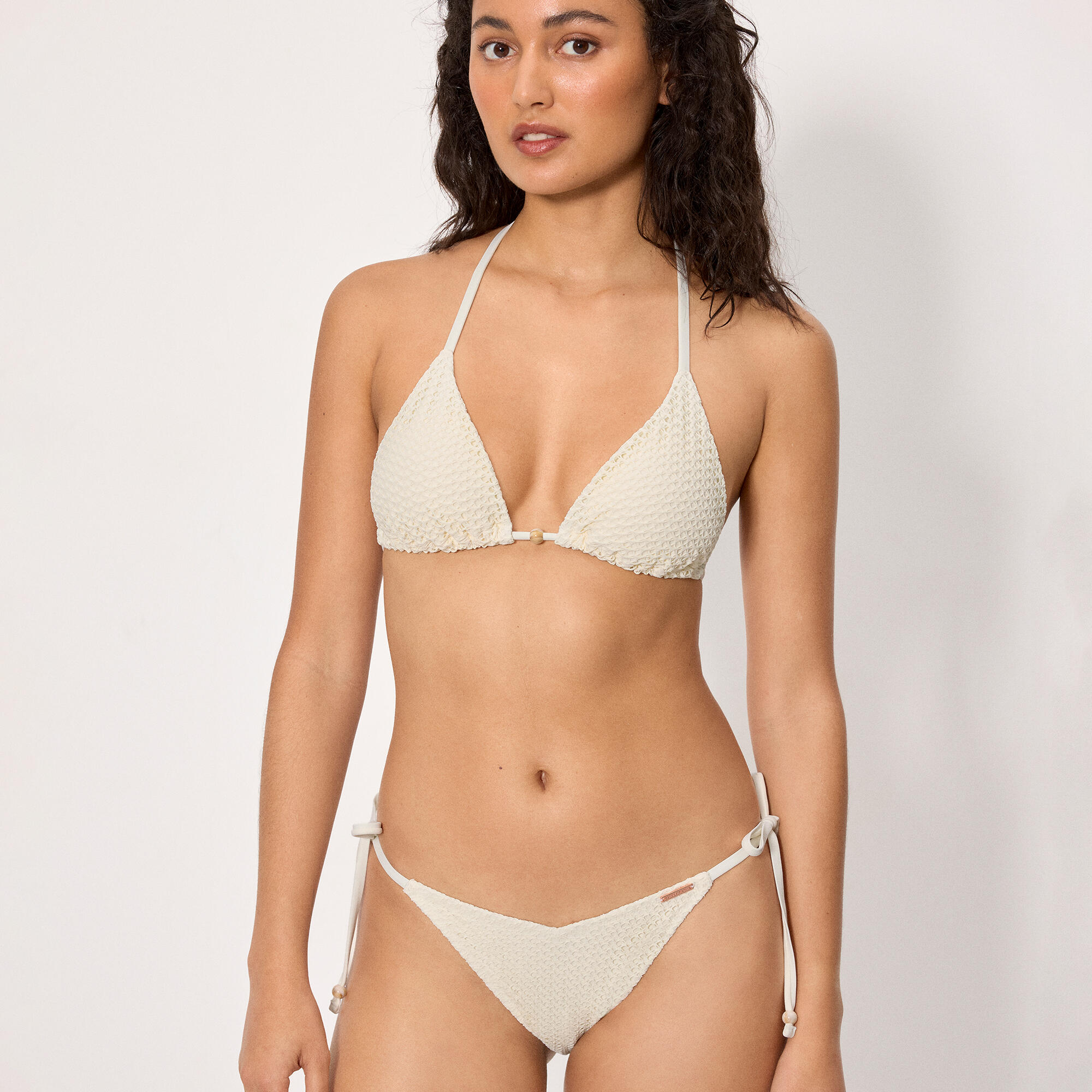 Braga bikini anudada brasileña tejido calado marfil 2/4