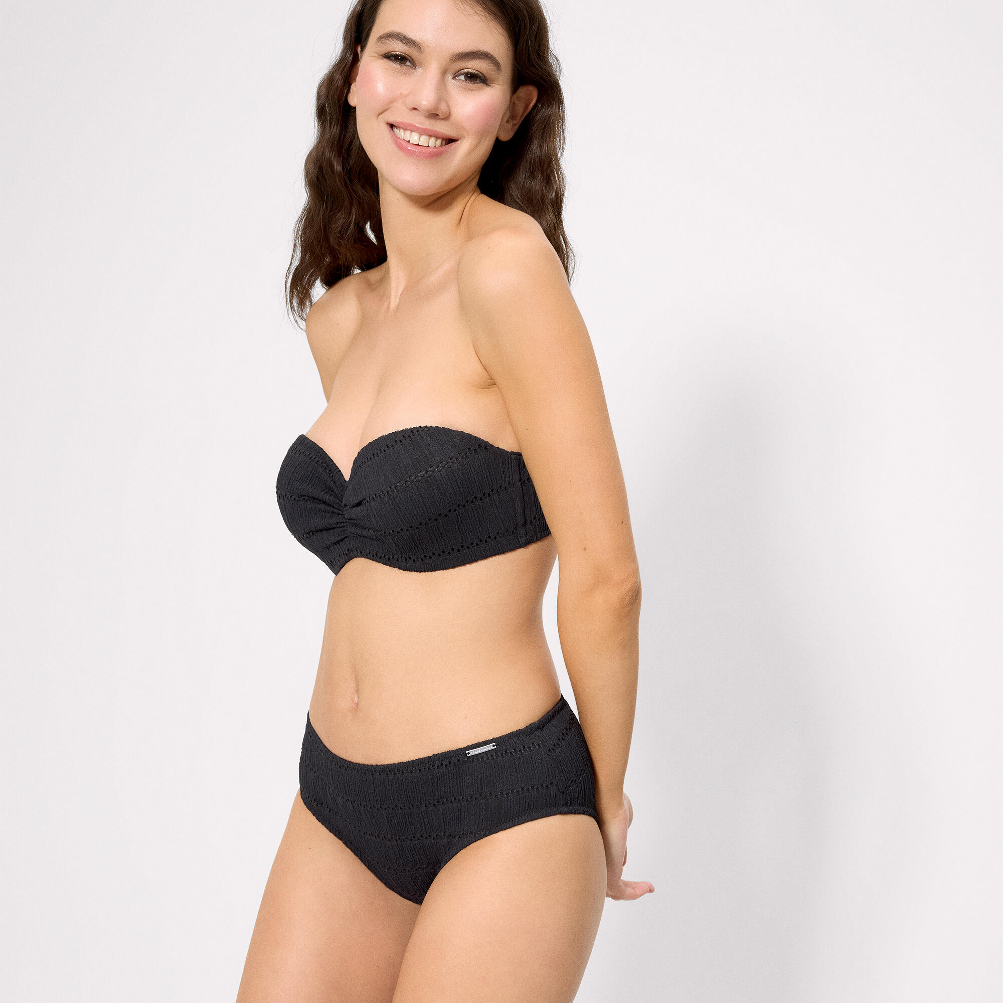 Braga bikini midi textura negro 3/4