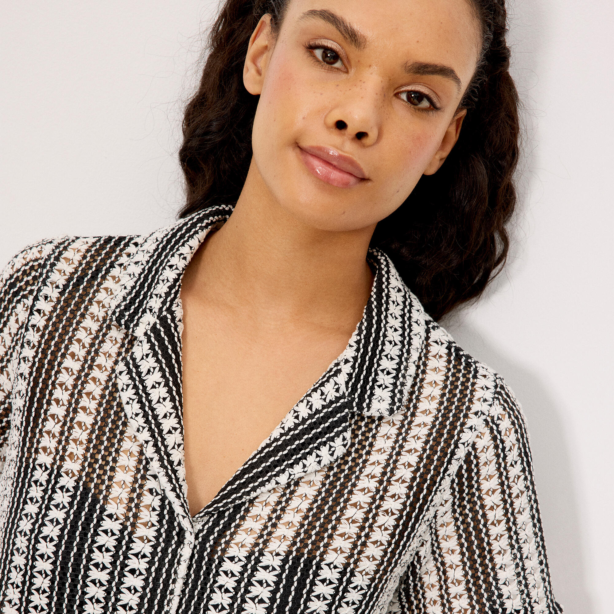 Camisa manga corta calada negra 3/3