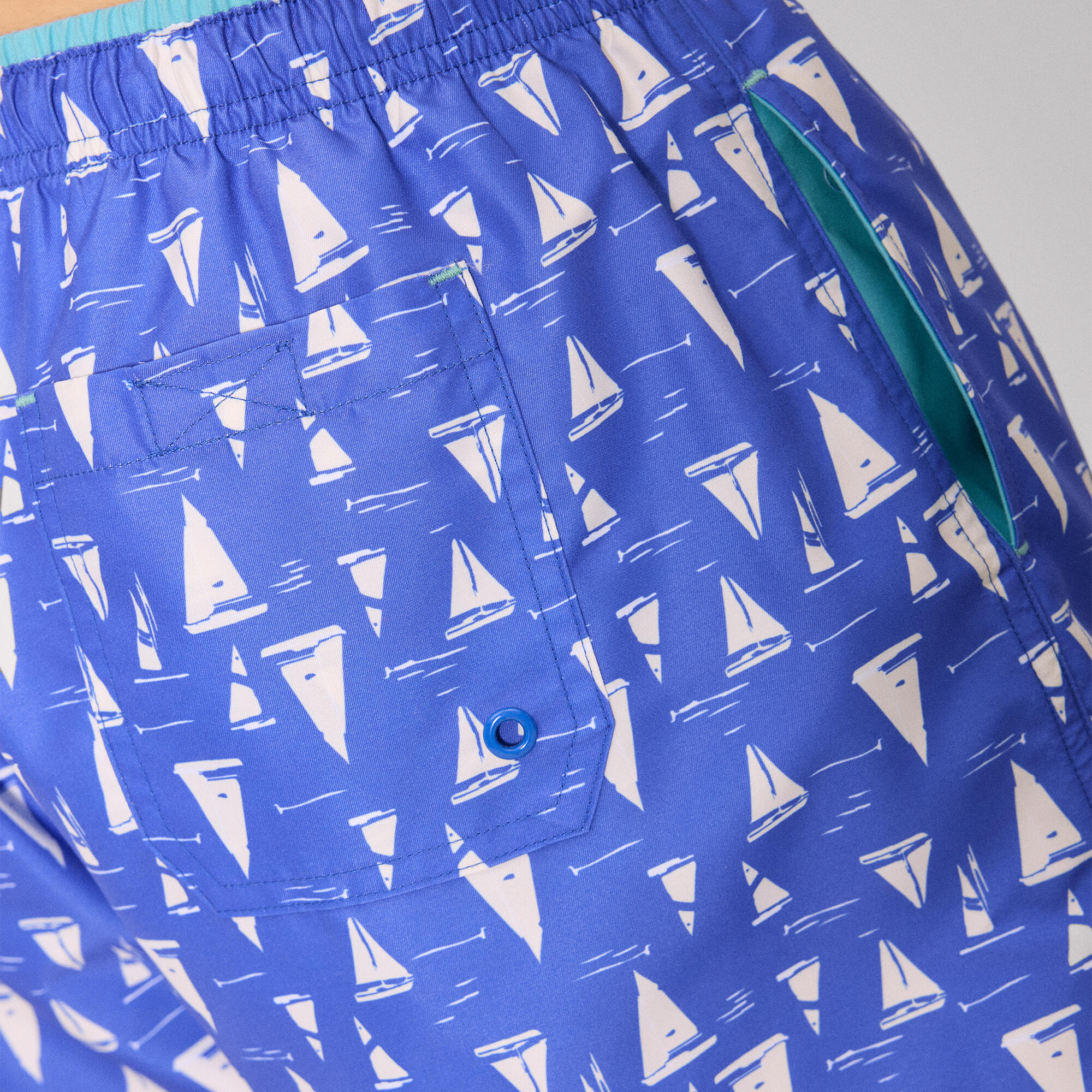 Maillot de bain deux pièces bleu à imprimé voilier 5/5