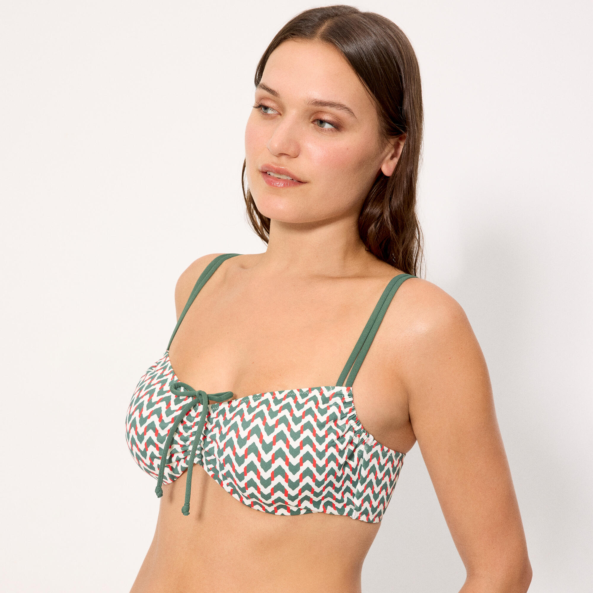Haut de bikini minimaliste, en micropiqué imprimé vert bouteille, bonnet D 3/4