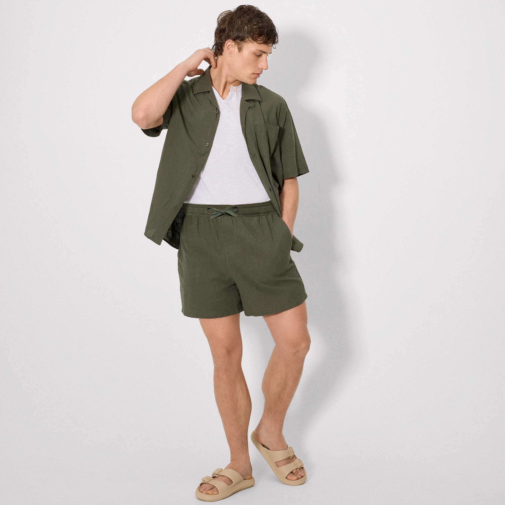 Pantalón corto con cordón efecto lino verde botella 4/4