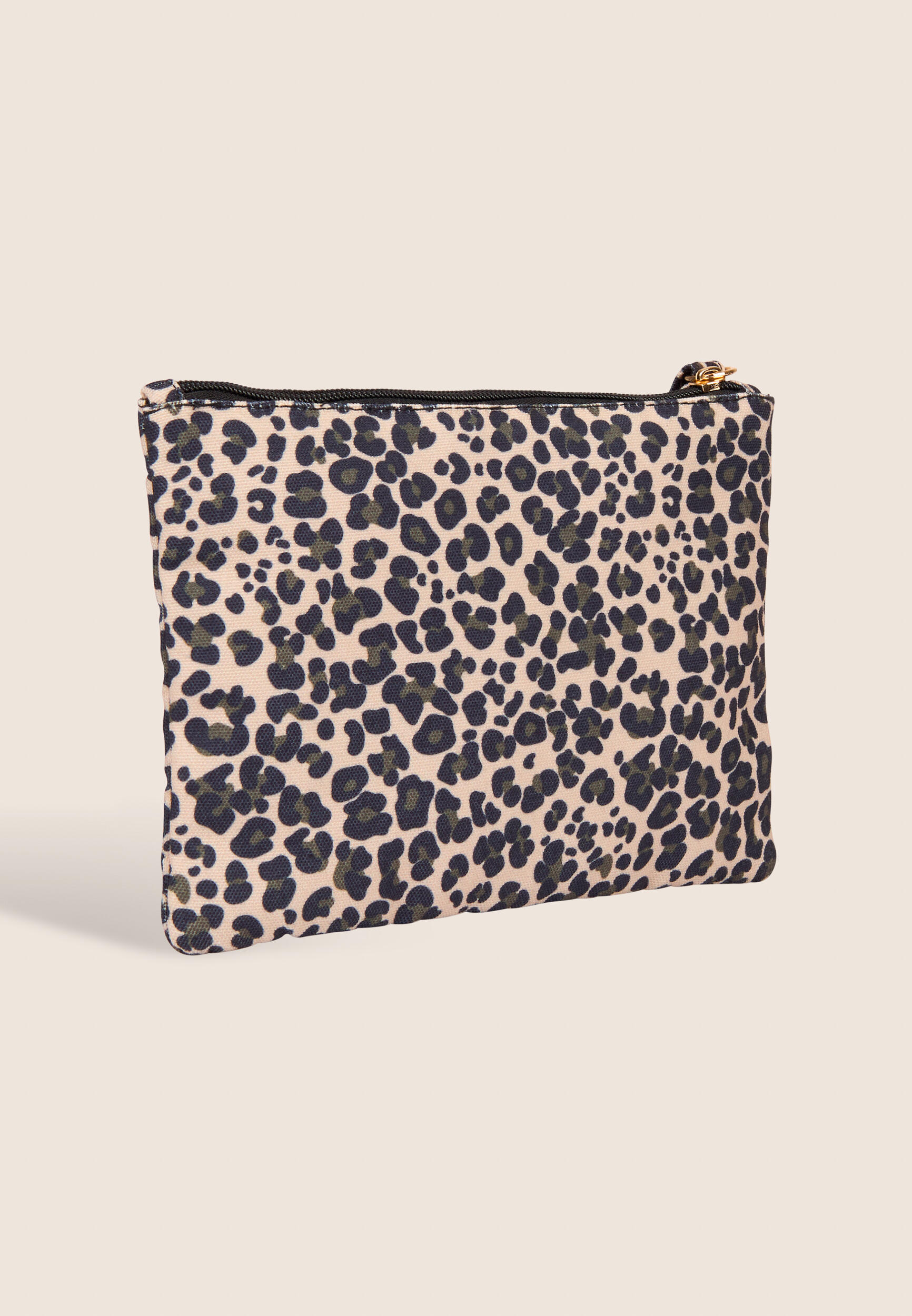 Bolso sobre de lona animal print con cremallera y logotipo de strass 3/5
