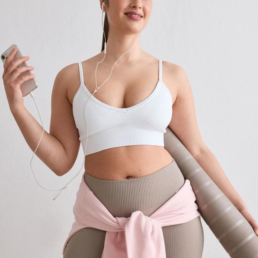 Women's Sports Bra Ribbed Seamless Light Support Removable Pads Deep Cut White