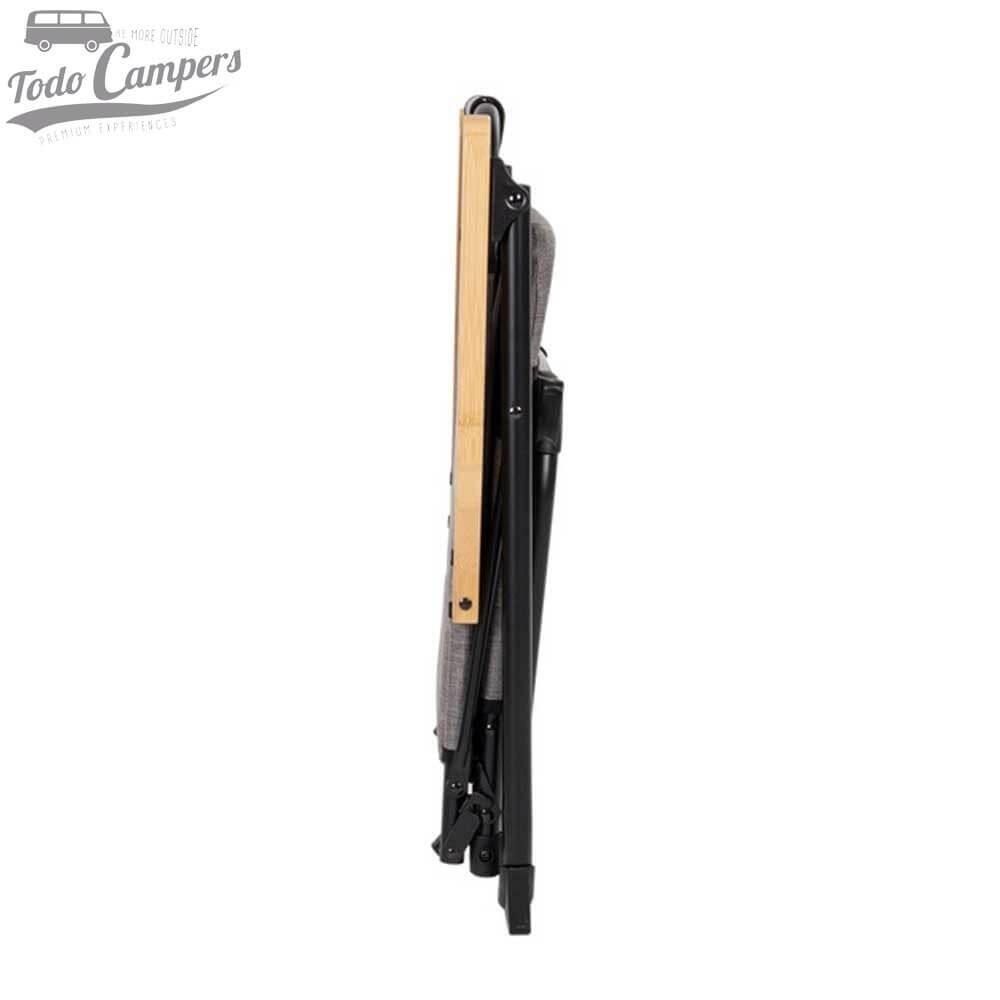 Silla plegable Holiday Travel gris jaspeado con reposabrazos de bambú 5/5