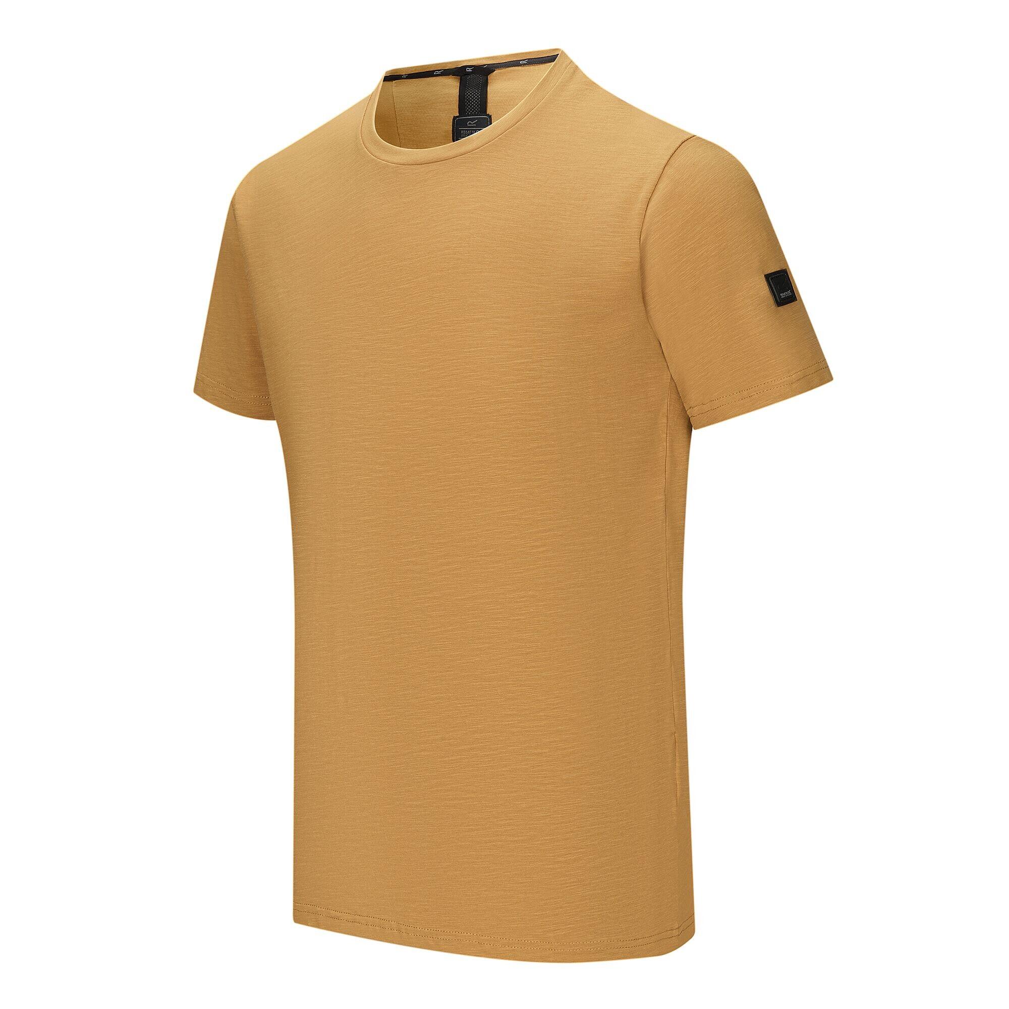 T-Shirt com logótipo Finlo para homem (Castanho Madeira) 3/5