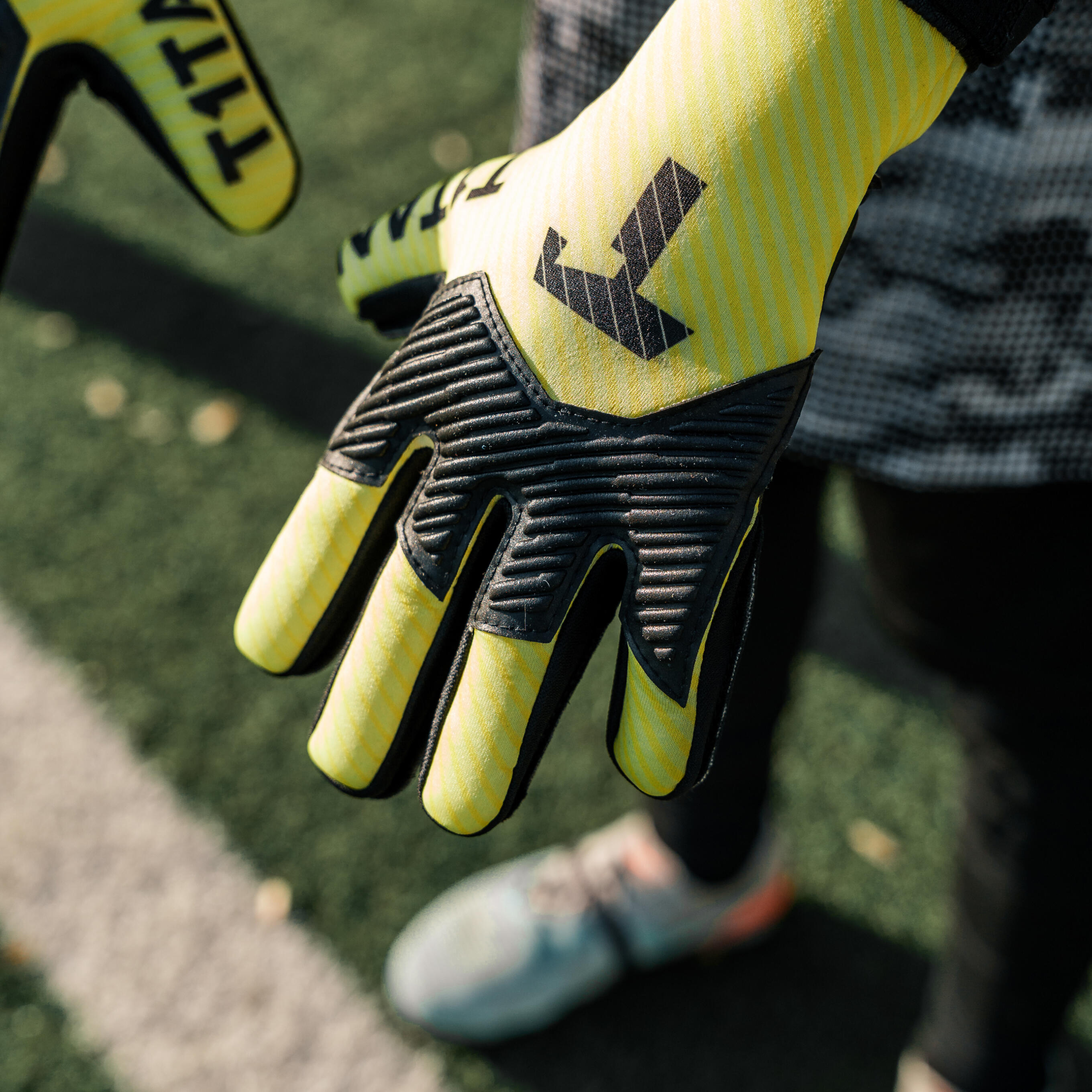 Guantes de portero de fútbol para niños, AROX Yellow, Talla 3-8 3/6