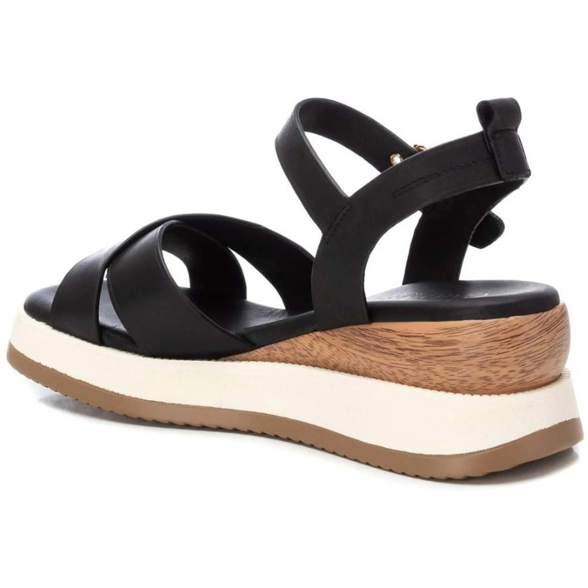 Sandalias Carmela modelo 10225-106566 para mulheres 3/4