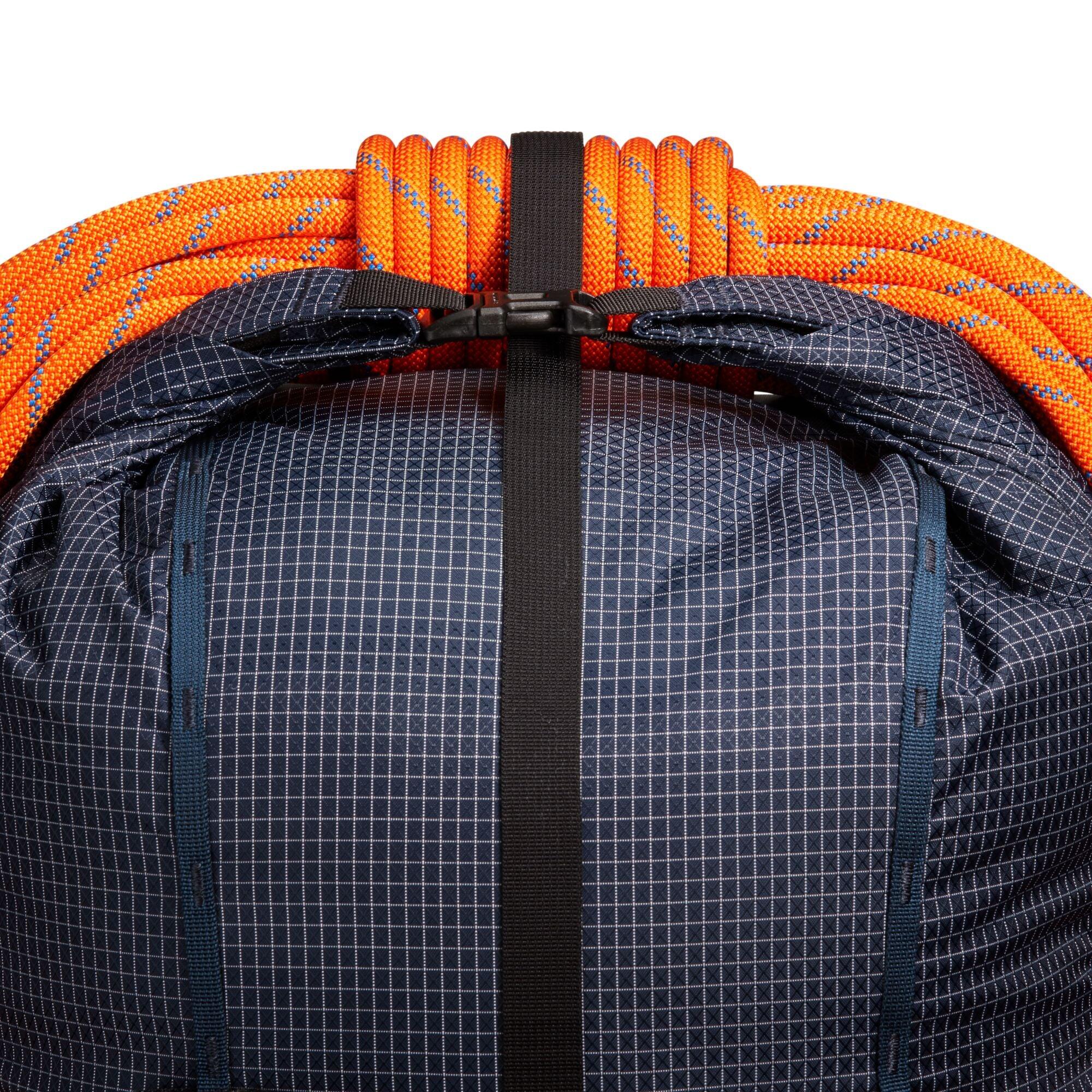 Sac à dos d'escalade Mammut Trion 38 W 38L léger recyclé roll top accès latéral 4/7