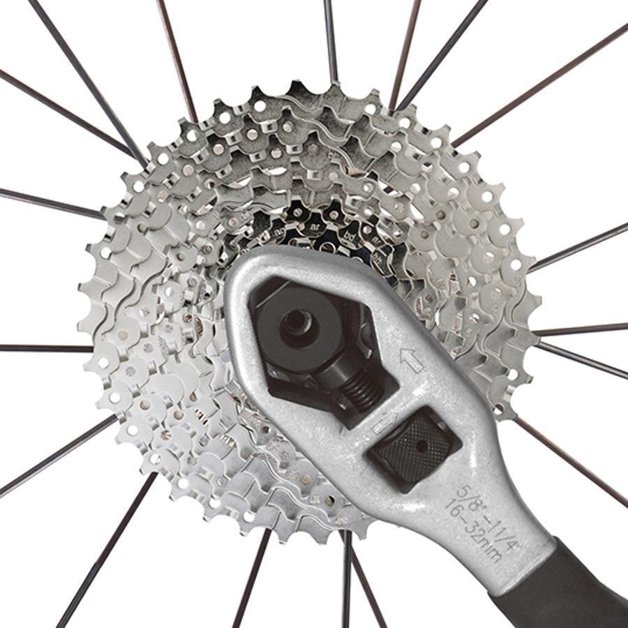 Desmontagem da roda livre Super B Tb-1045 2/3