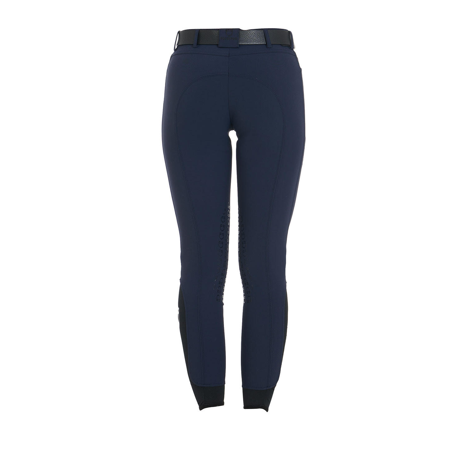 Calça feminina slim fit em tecido técnico bielástico para o verão 3/7