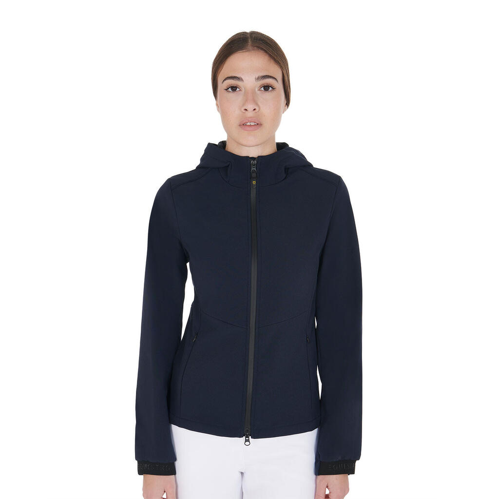 Slim fit women's softshell jacket with hidden pockets