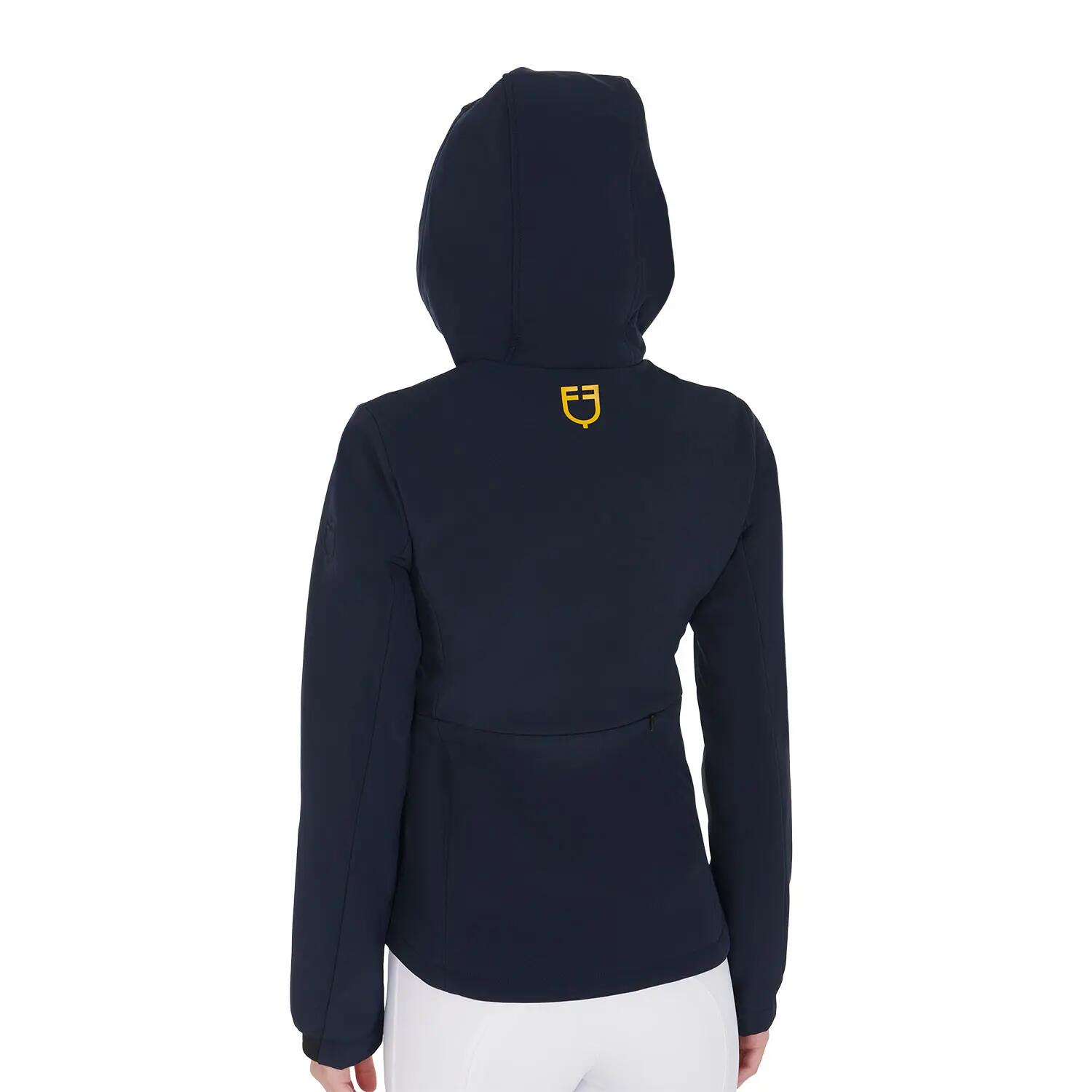 Jaqueta softshell feminina slim fit com bolsos embutidos 2/6