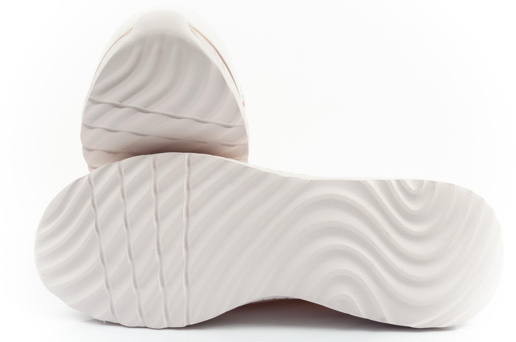 Baskets Skechers modèle 117497-WTGD pour femmes 6/7