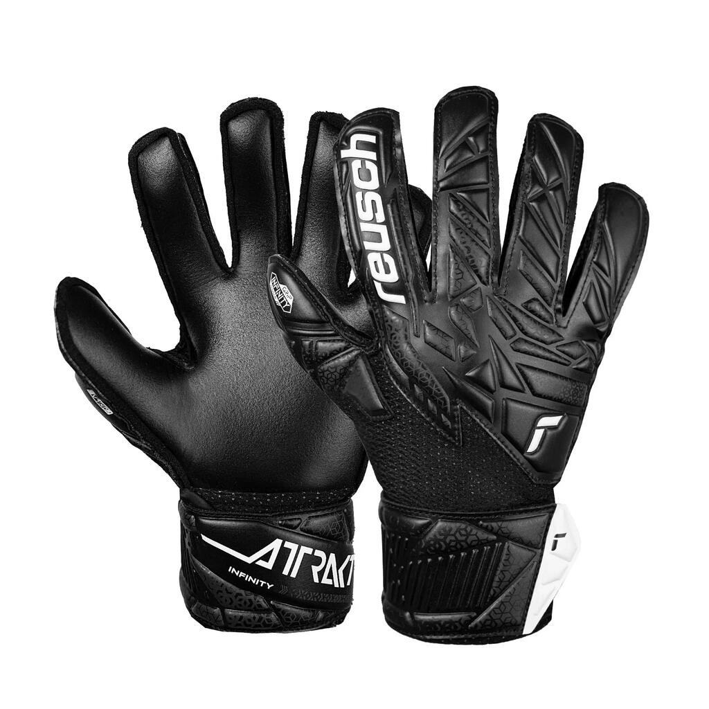 Kid's goalie gloves Reusch Football Attrakt Infinity