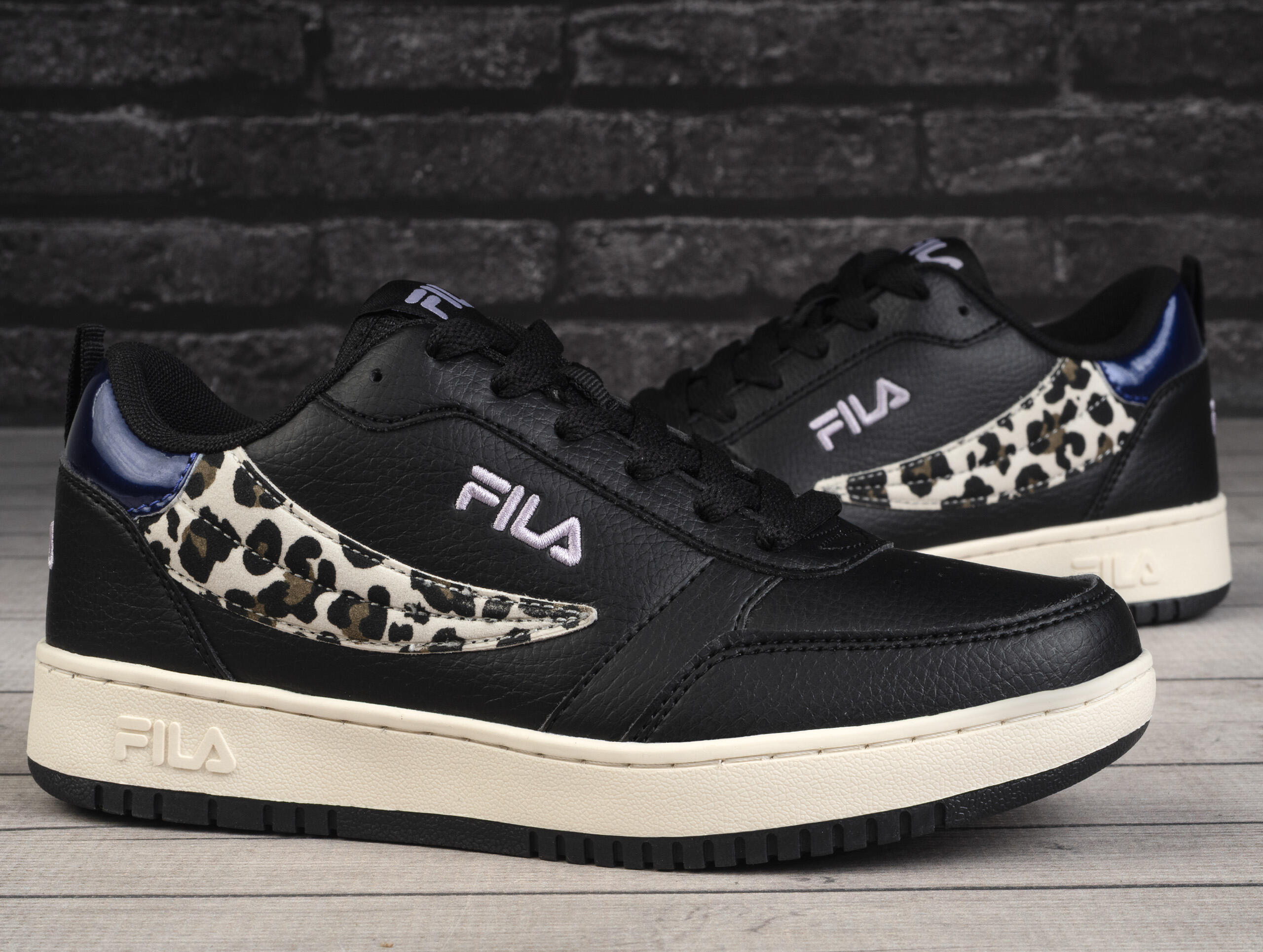 Buty damskie sportowe do chodzenia  Fila REGA NF WMN 2/6