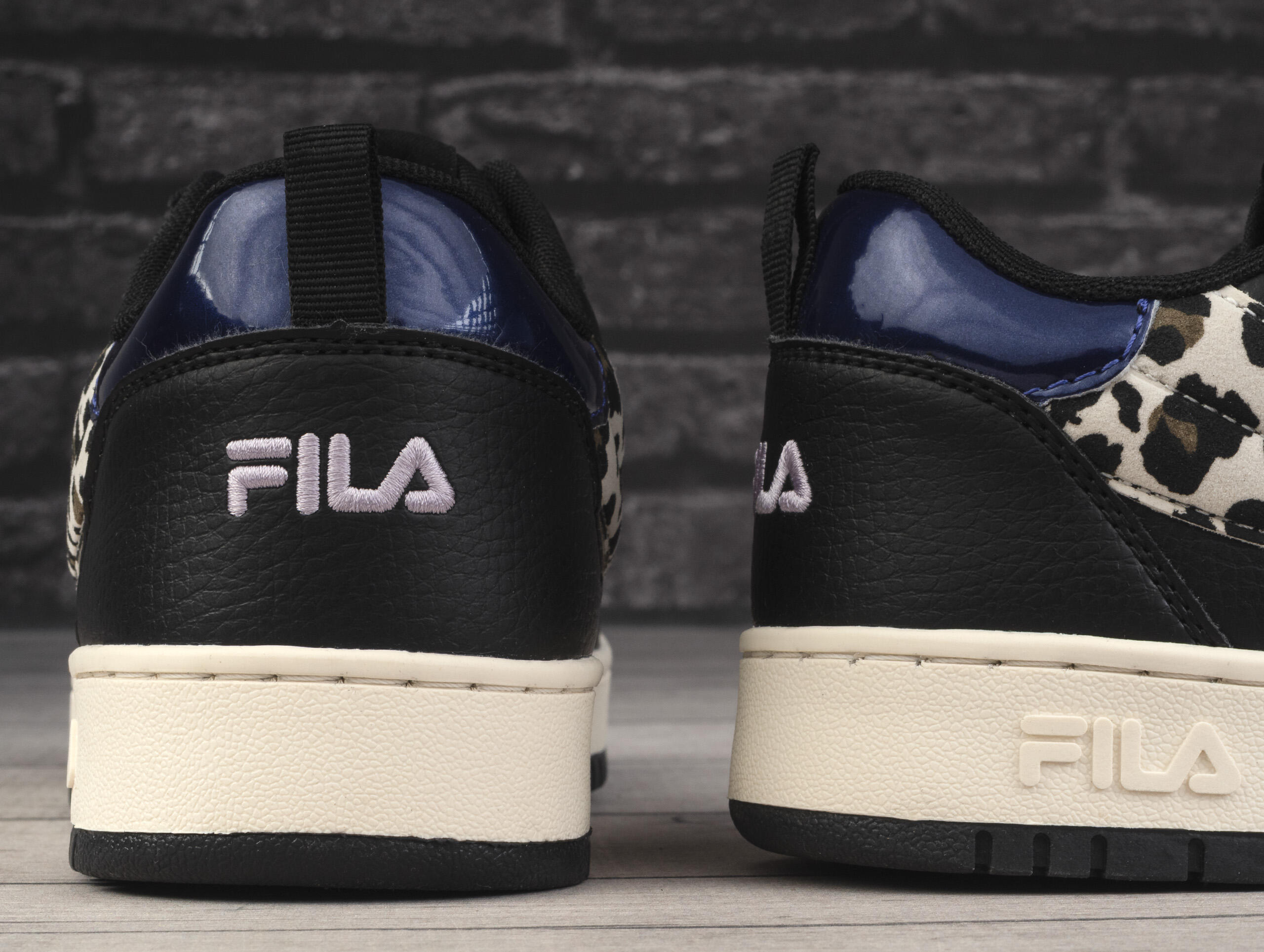 Buty damskie sportowe do chodzenia  Fila REGA NF WMN 4/6