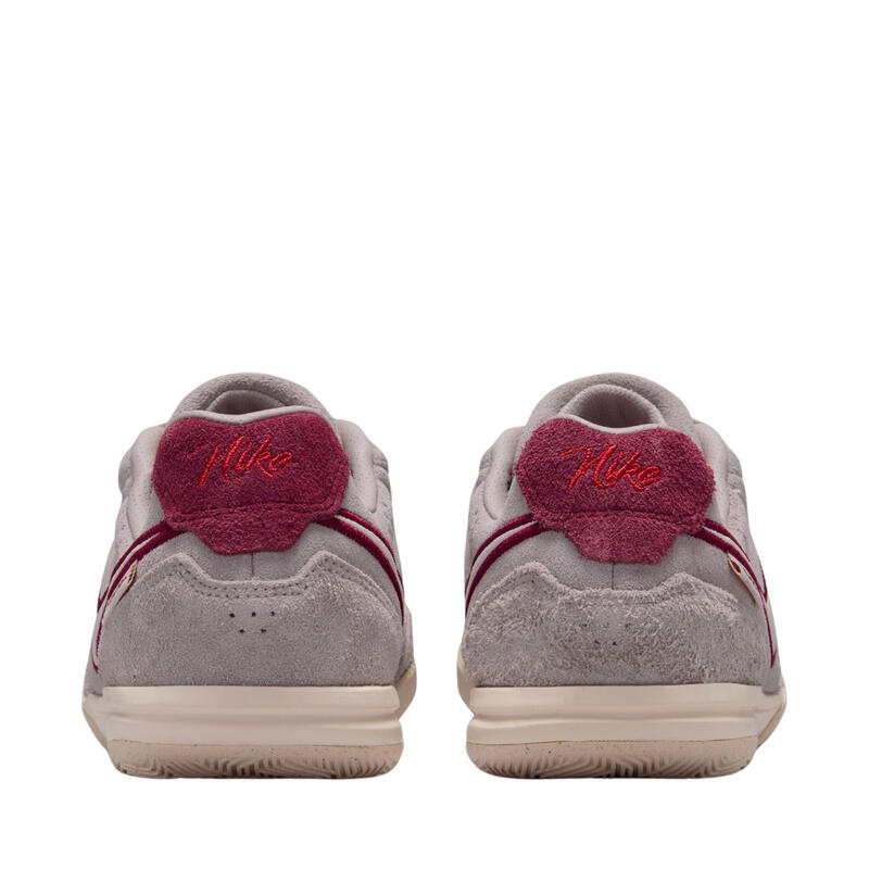 Ghete de fotbal pentru copii Nike Tiempo Streetgato