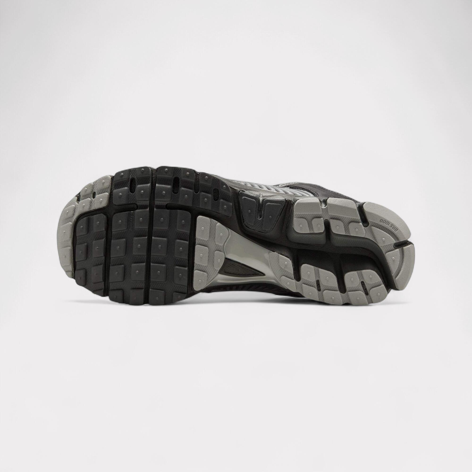 Baskets Nike Zoom Vomero 5 Noires 4/7