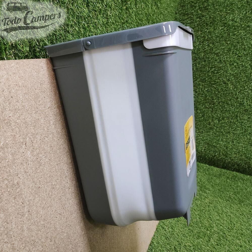 Papelera plegable de silicona con tapa - 8 litros 6/7
