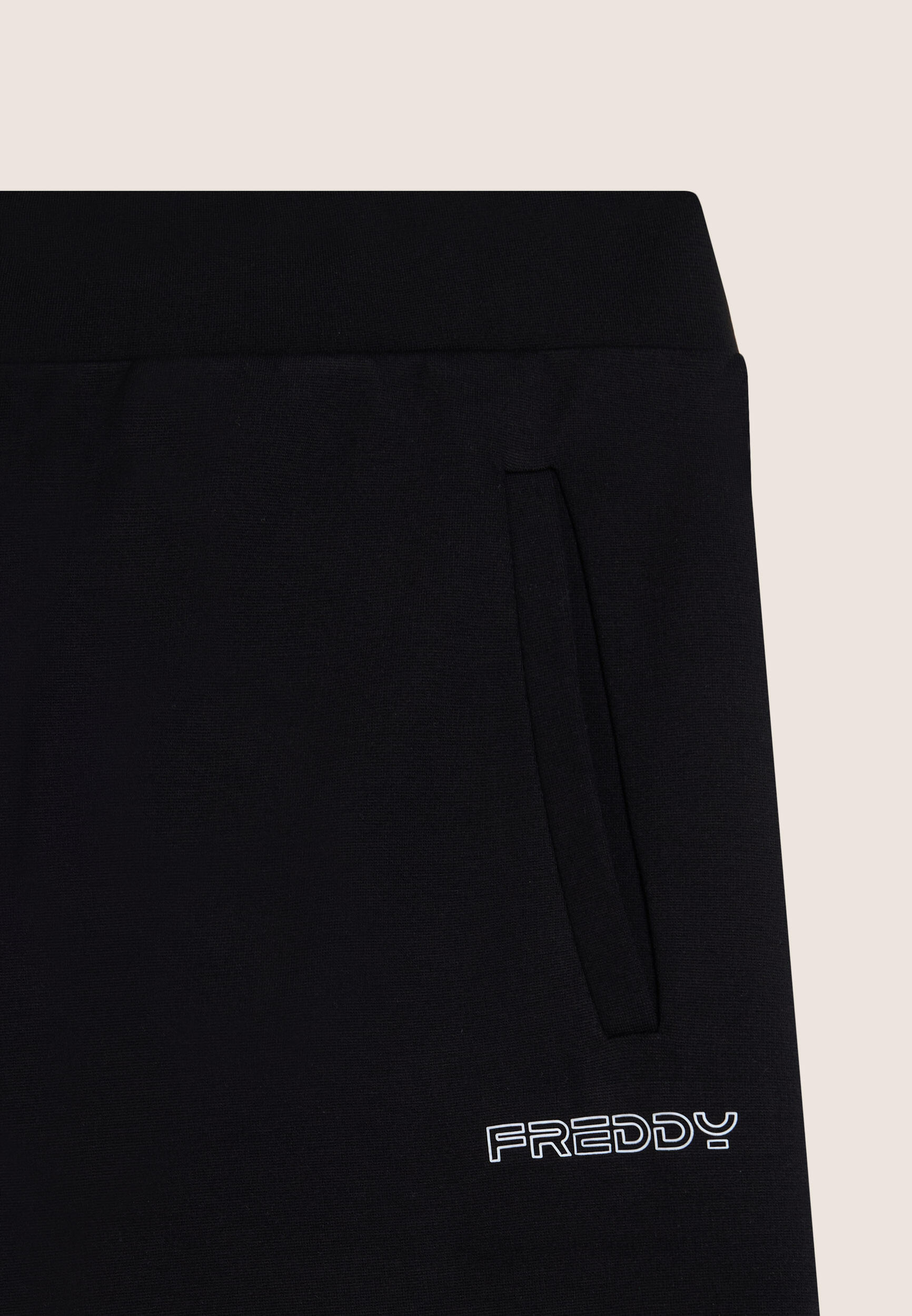 Pantalon de sport court à jambes larges avec poches passepoilées 3/3