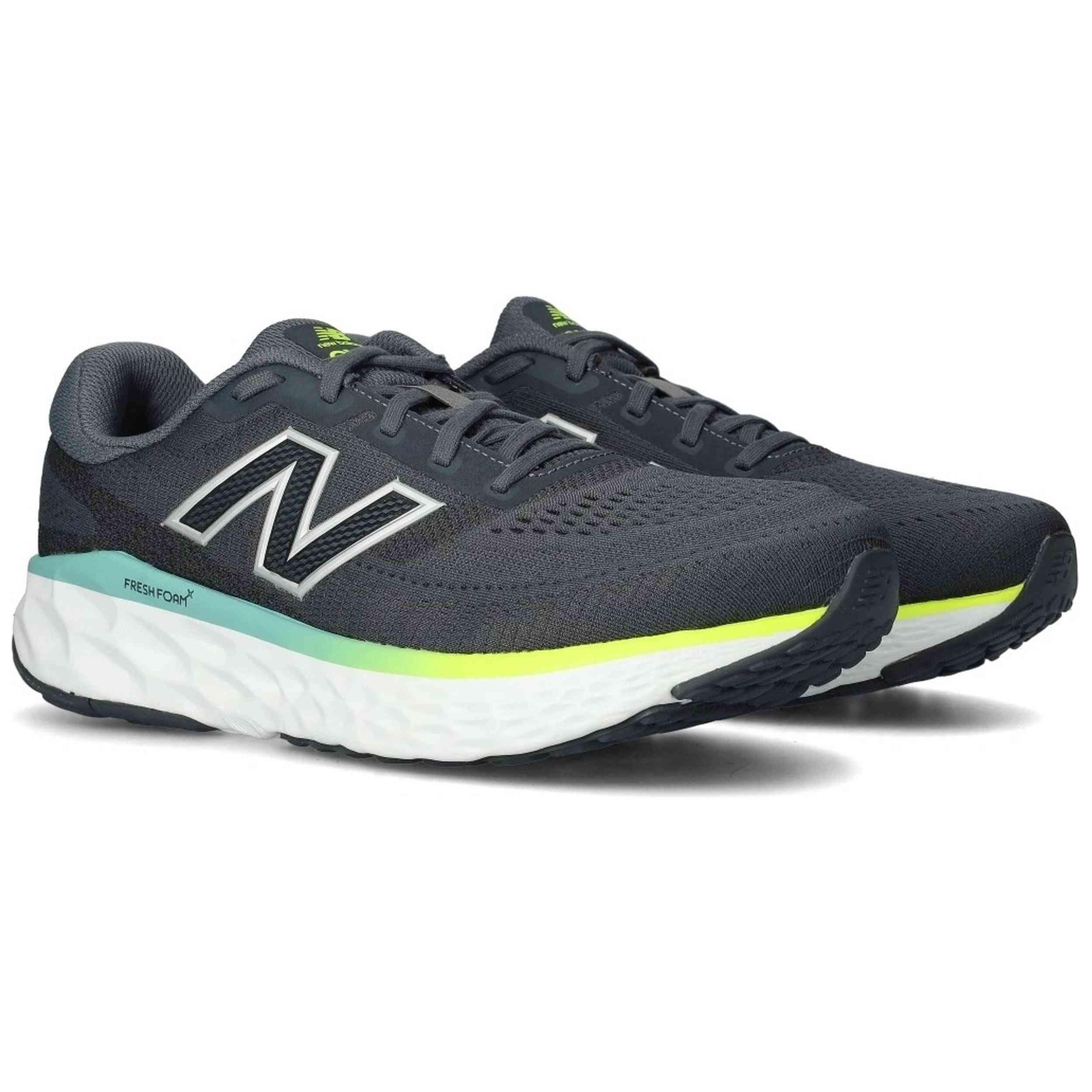 Chaussures de course New balance modèle MEVOZ60R pour homme 3/5