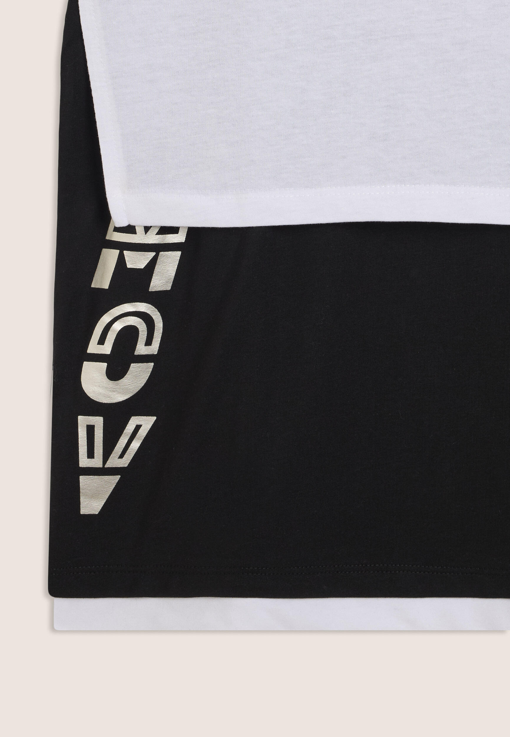 Conjunto de camiseta cropped y camiseta sin mangas con estampado perlado 3/3
