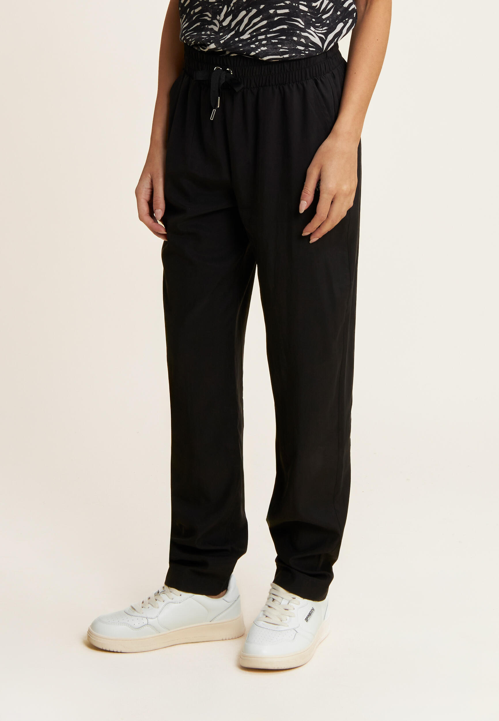 Pantaloni Sportivi finish setoso con Fondo Aderente 2/4