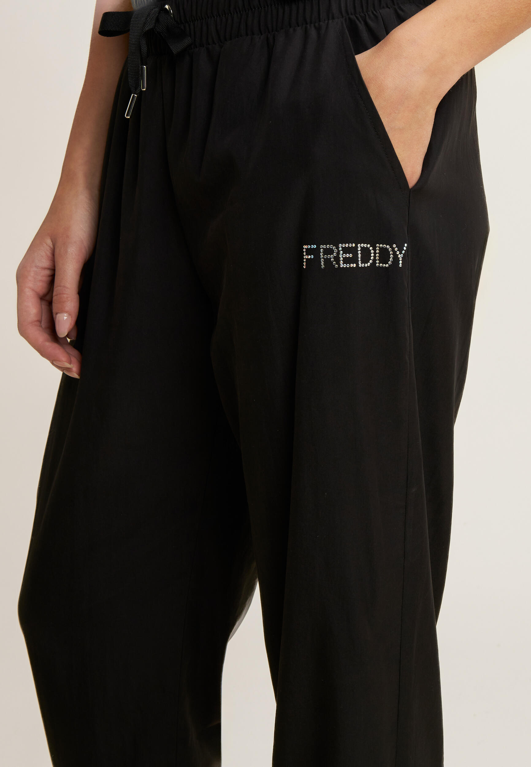 Pantaloni Sportivi finish setoso con Fondo Aderente 4/4