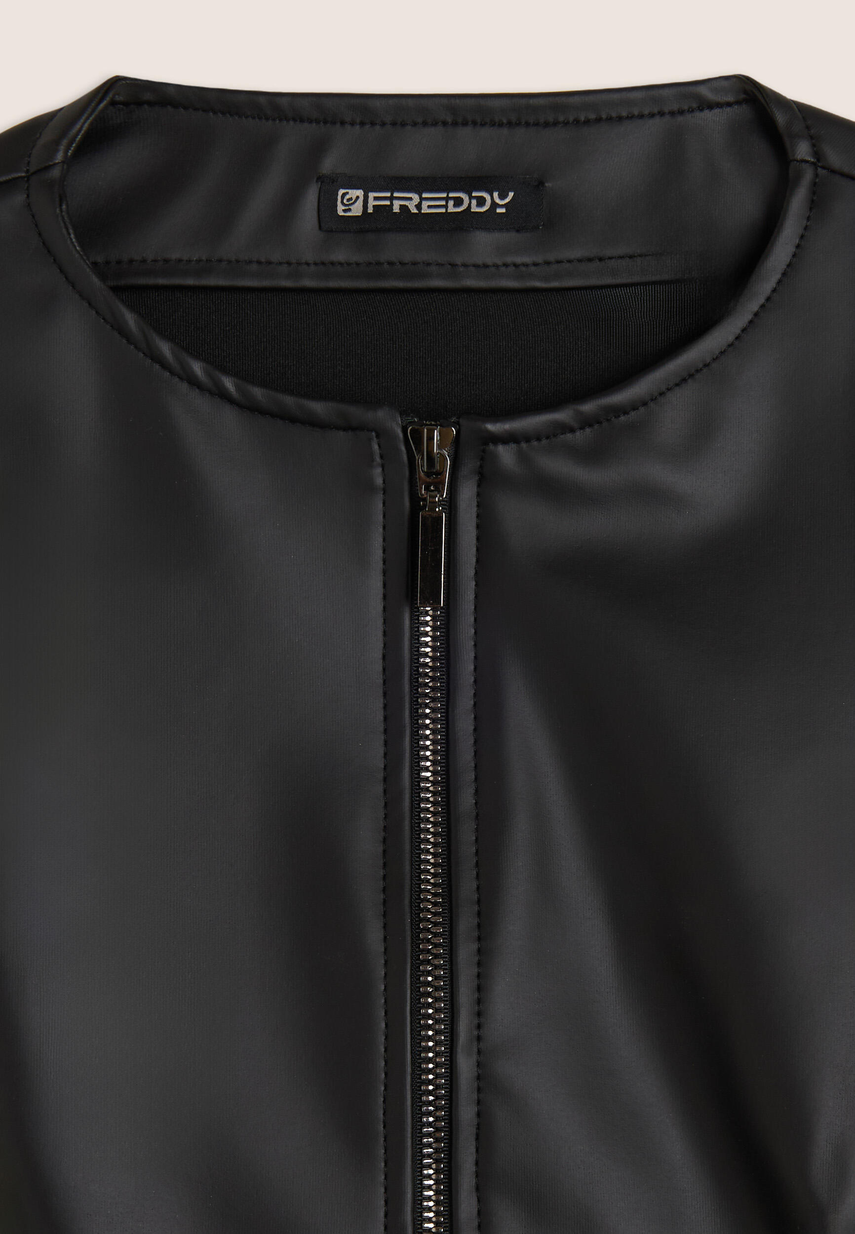 Veste courte en simili cuir avec fermeture à glissière en métal 3/3