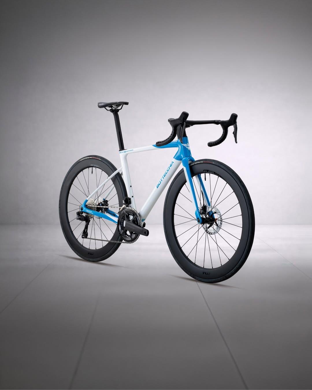Road Bike 8Avio Ultimate 59RD Carbon Shimano Ultegra Di2 24V 4/7