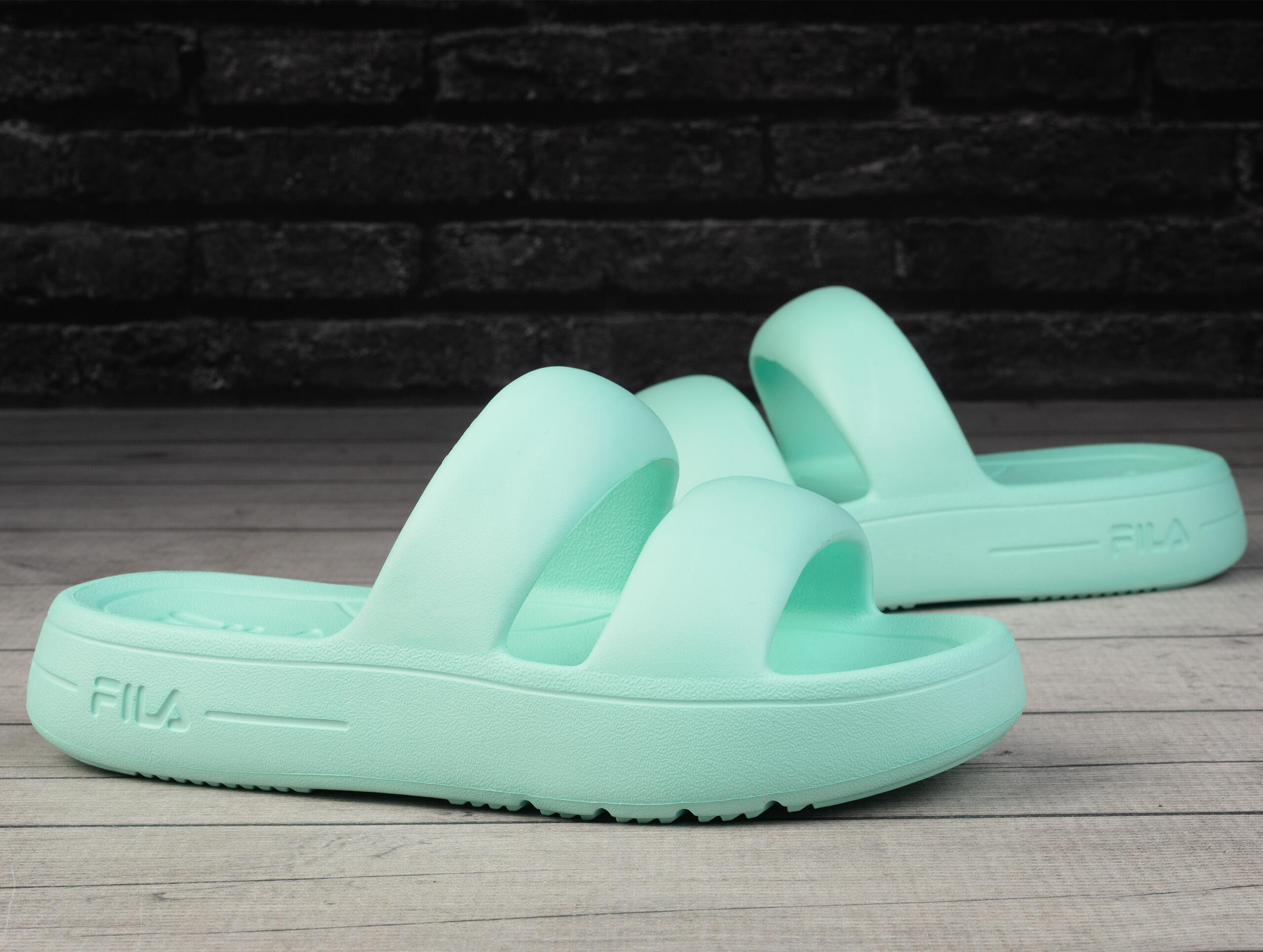 Klapki sportowe damskie Fila SUPERBUBBLE SLIDE WMN