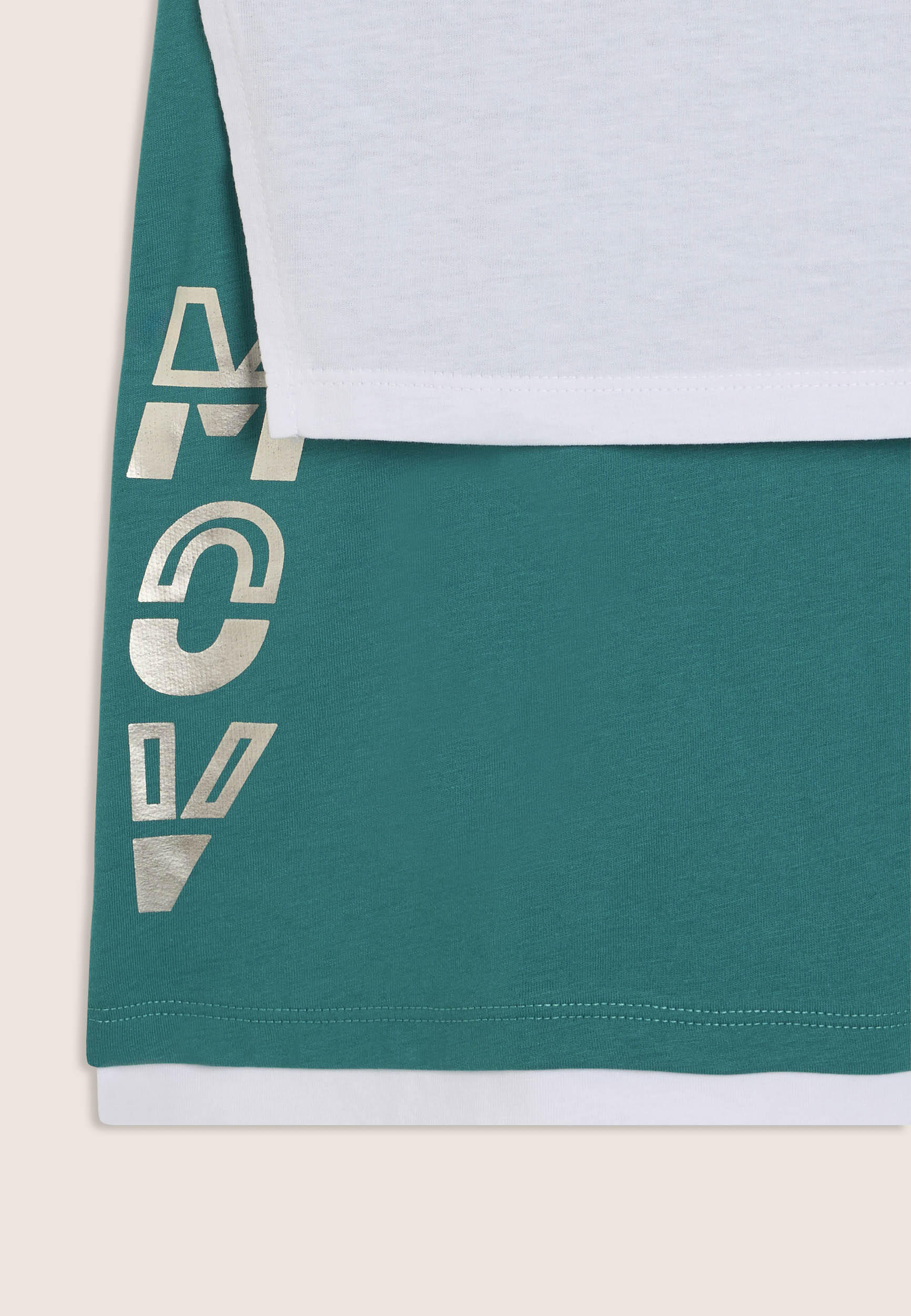 Conjunto de camiseta cropped y camiseta sin mangas con estampado perlado 3/3